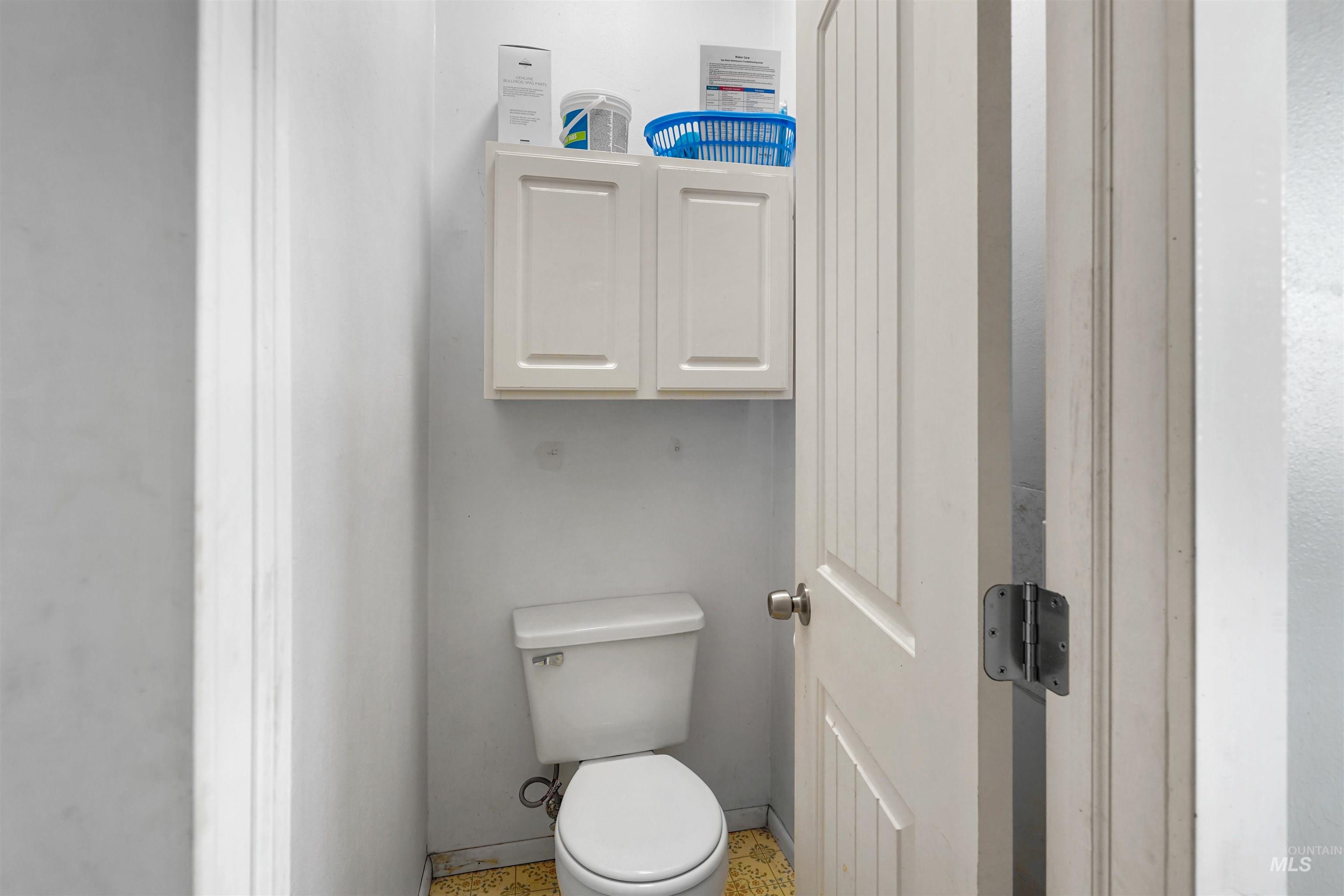 513 W 2100 S, Oakley, Idaho 83346, 5 Bedrooms, 3.5 Bathrooms, Residential For Sale, Price $475,000,MLS 98983663