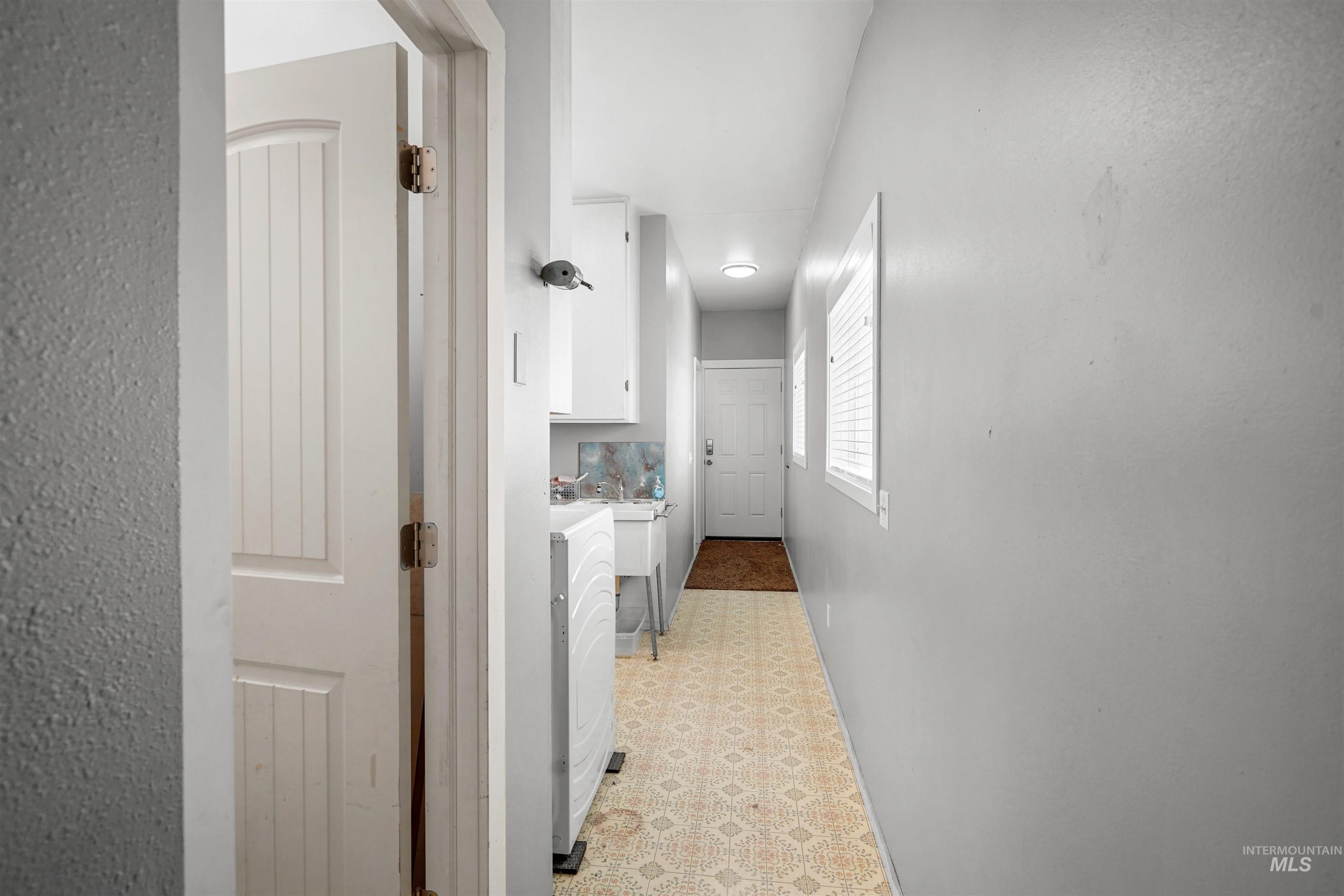 513 W 2100 S, Oakley, Idaho 83346, 5 Bedrooms, 3.5 Bathrooms, Residential For Sale, Price $475,000,MLS 98983663