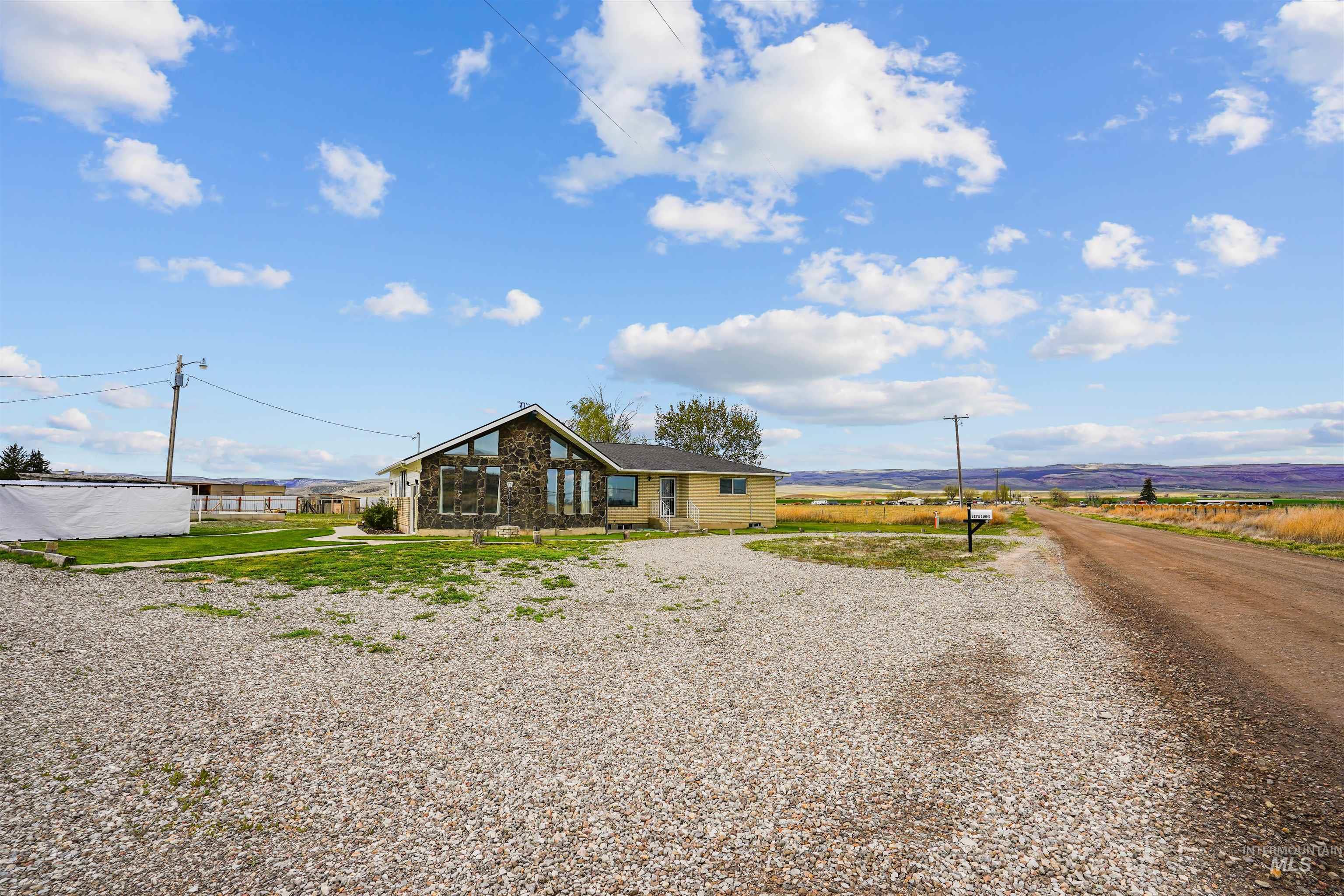 513 W 2100 S, Oakley, Idaho 83346, 5 Bedrooms, 3.5 Bathrooms, Residential For Sale, Price $475,000,MLS 98983663