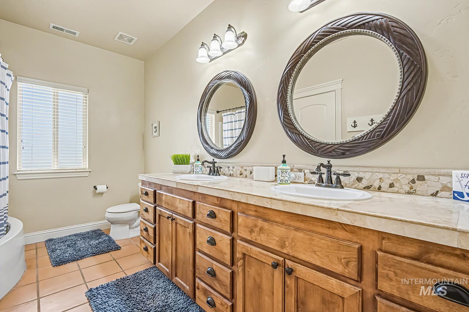 8751 W Rioja St, Star, Idaho 83669, 5 Bedrooms, 4.5 Bathrooms, Residential For Sale, Price $1,395,000,MLS 98983664