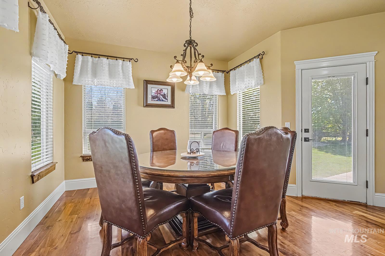 8751 W Rioja St, Star, Idaho 83669, 5 Bedrooms, 4.5 Bathrooms, Residential For Sale, Price $1,395,000,MLS 98983664