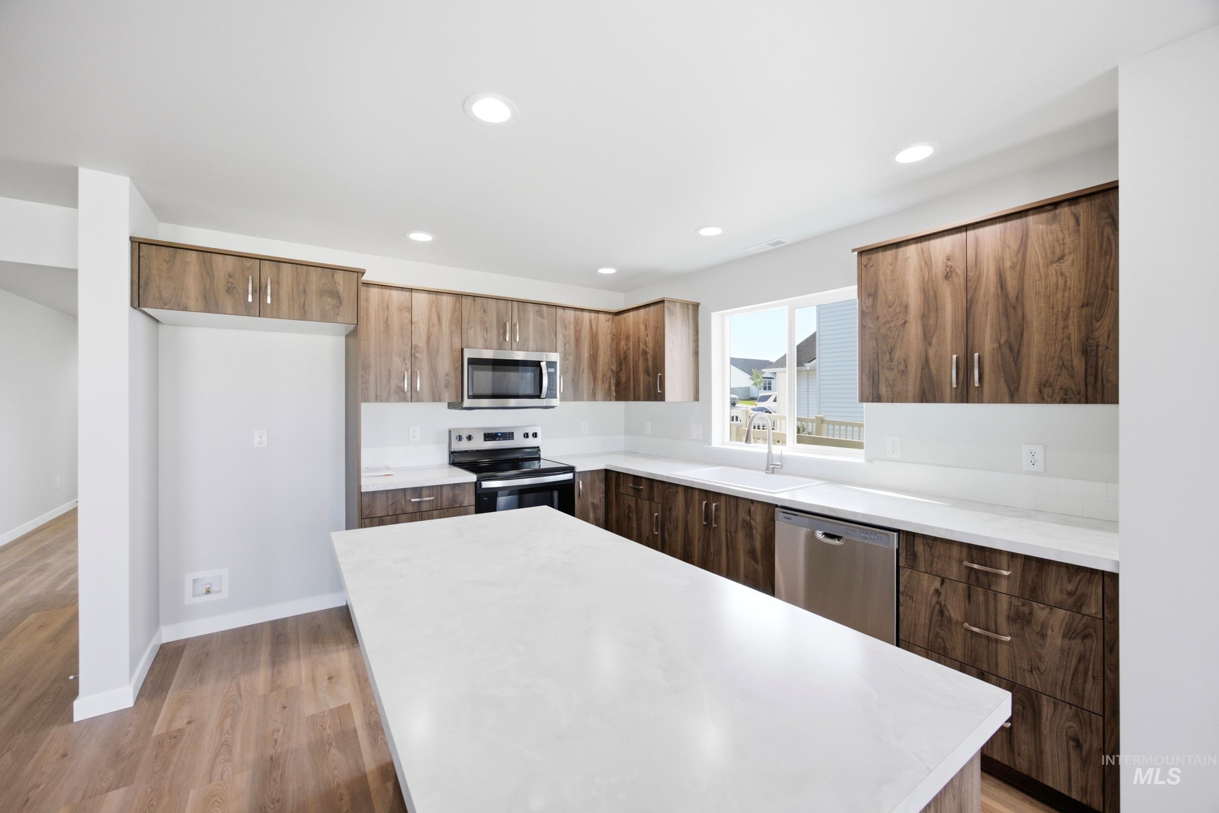 1719 N Birch St, Jerome, Idaho 83338, 5 Bedrooms, 3 Bathrooms, Residential For Sale, Price $469,990,MLS 98983669