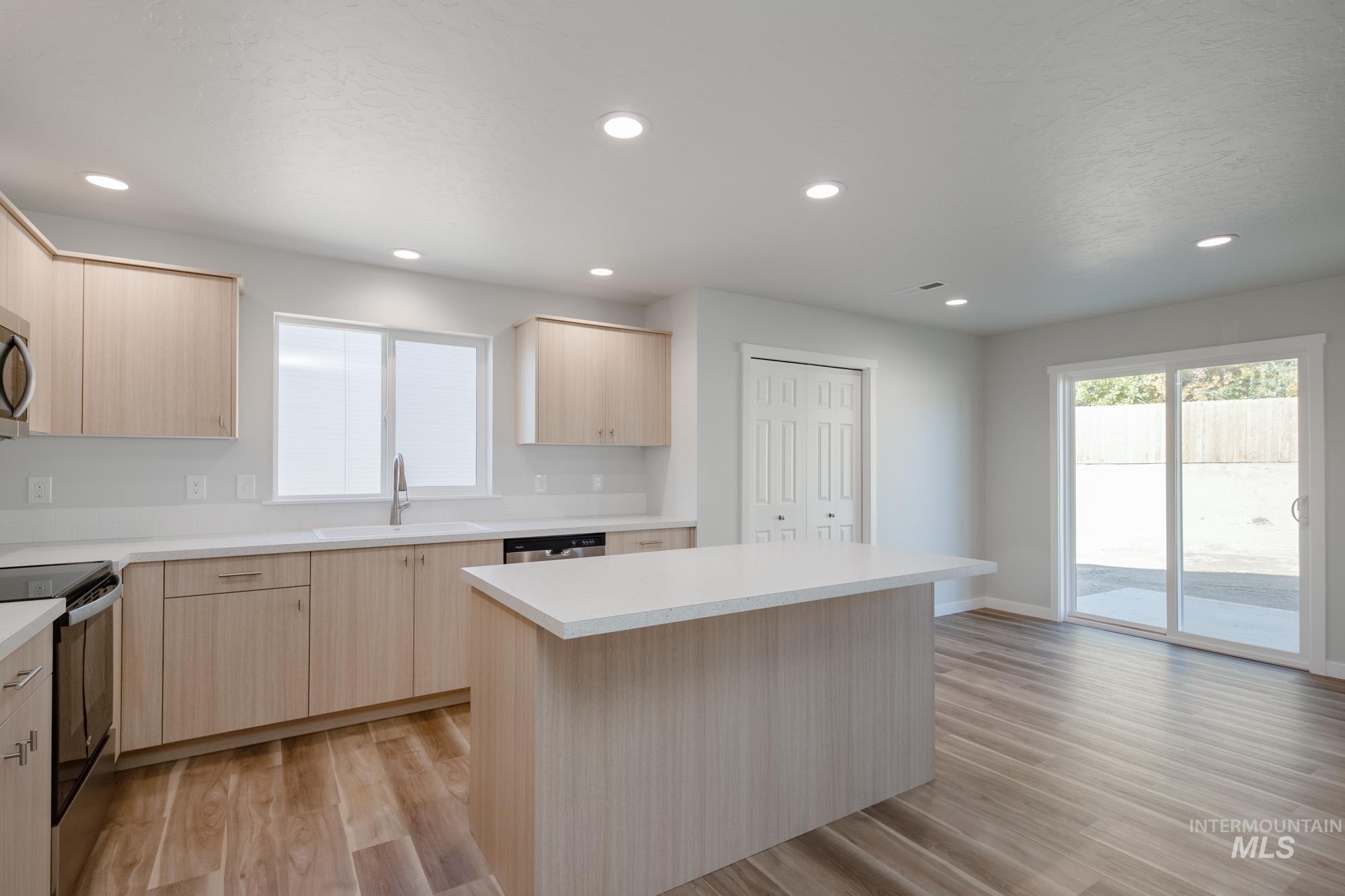1719 N Birch St, Jerome, Idaho 83338, 5 Bedrooms, 3 Bathrooms, Residential For Sale, Price $499,990,MLS 98983669