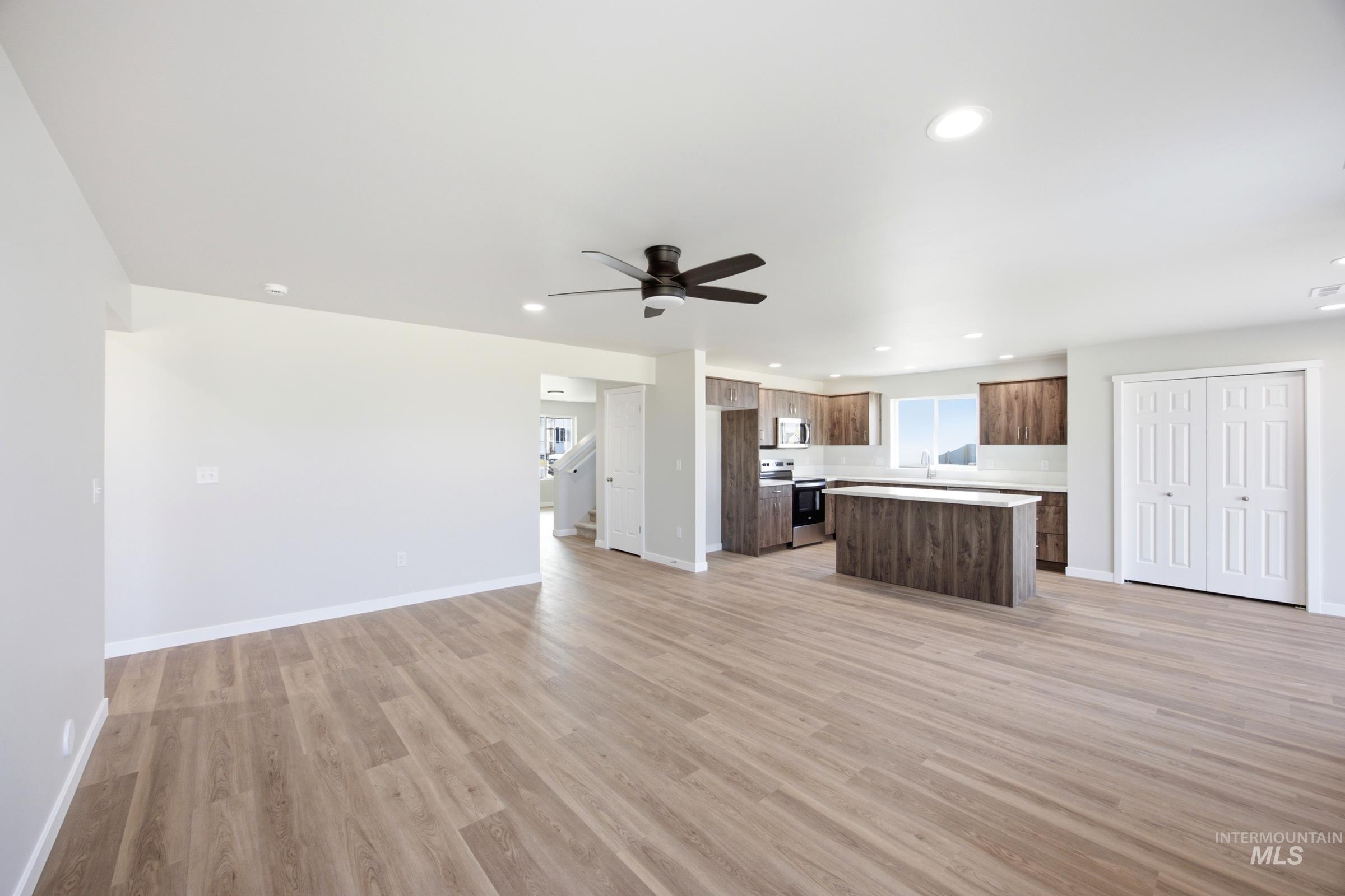 1719 N Birch St, Jerome, Idaho 83338, 5 Bedrooms, 3 Bathrooms, Residential For Sale, Price $469,990,MLS 98983669
