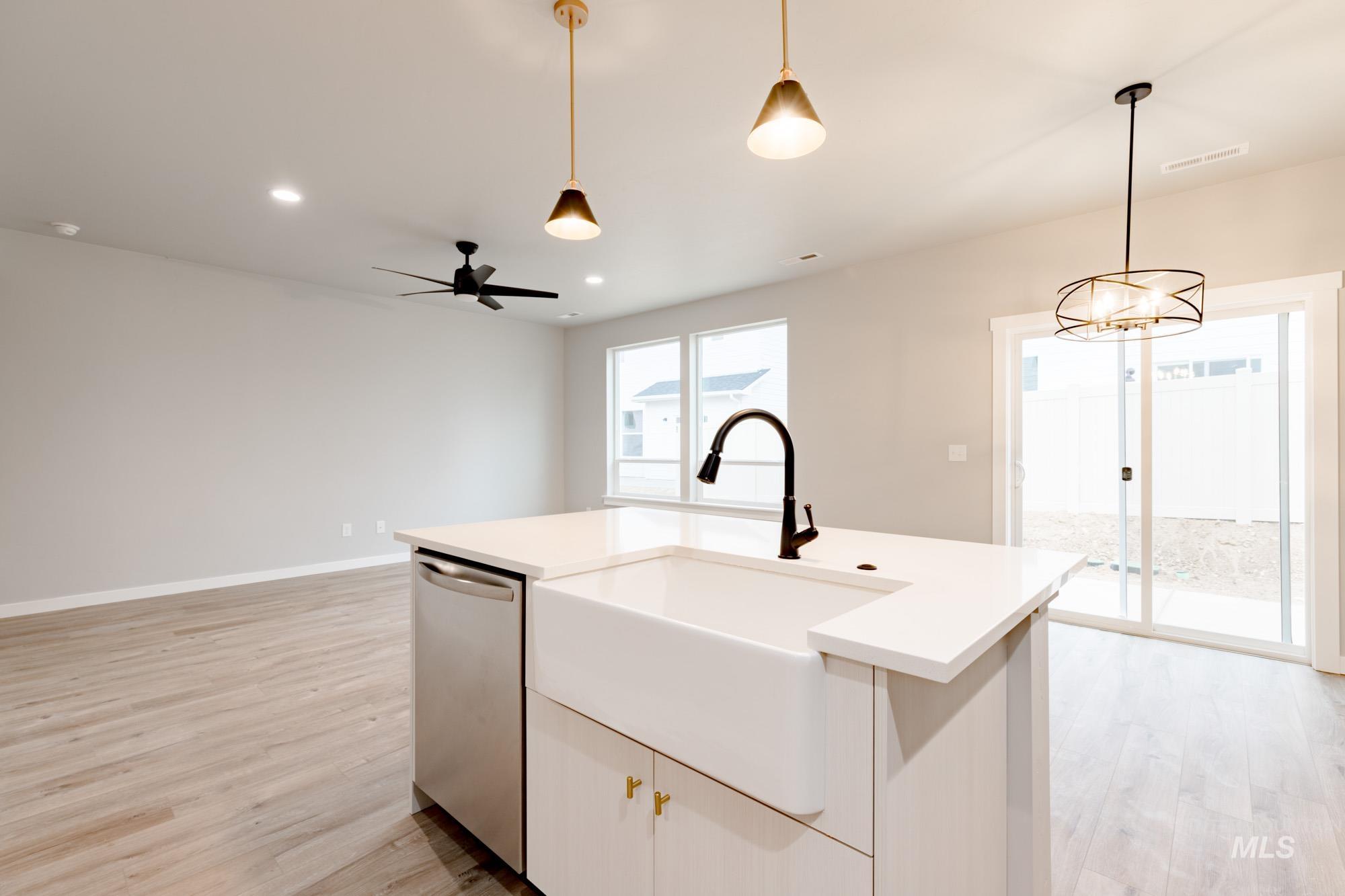 7391 W Trumbull Ct, Eagle, Idaho 83616, 3 Bedrooms, 2.5 Bathrooms, Residential For Sale, Price $509,990,MLS 98983670