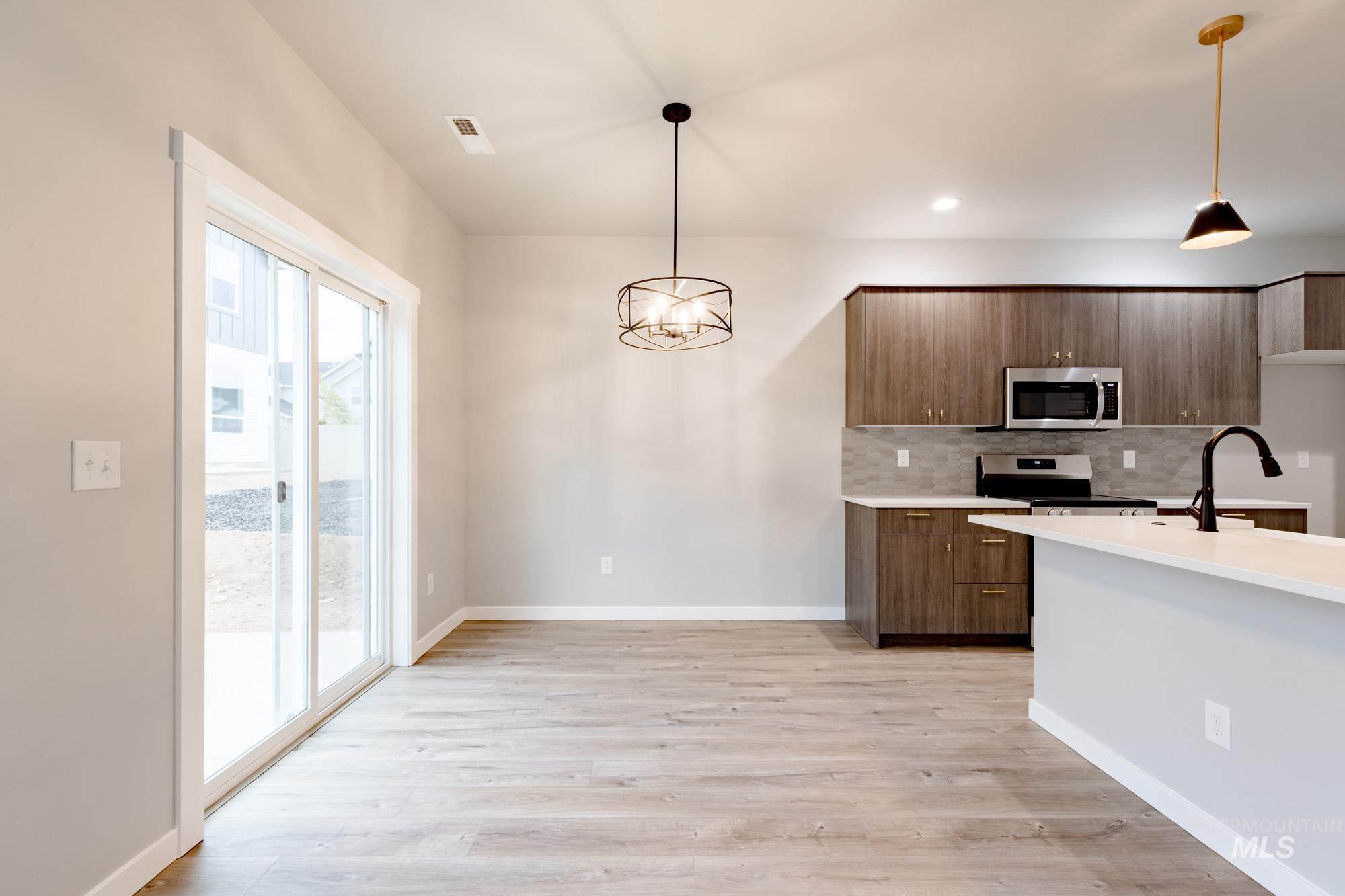 7391 W Trumbull Ct, Eagle, Idaho 83616, 3 Bedrooms, 2.5 Bathrooms, Residential For Sale, Price $509,990,MLS 98983670