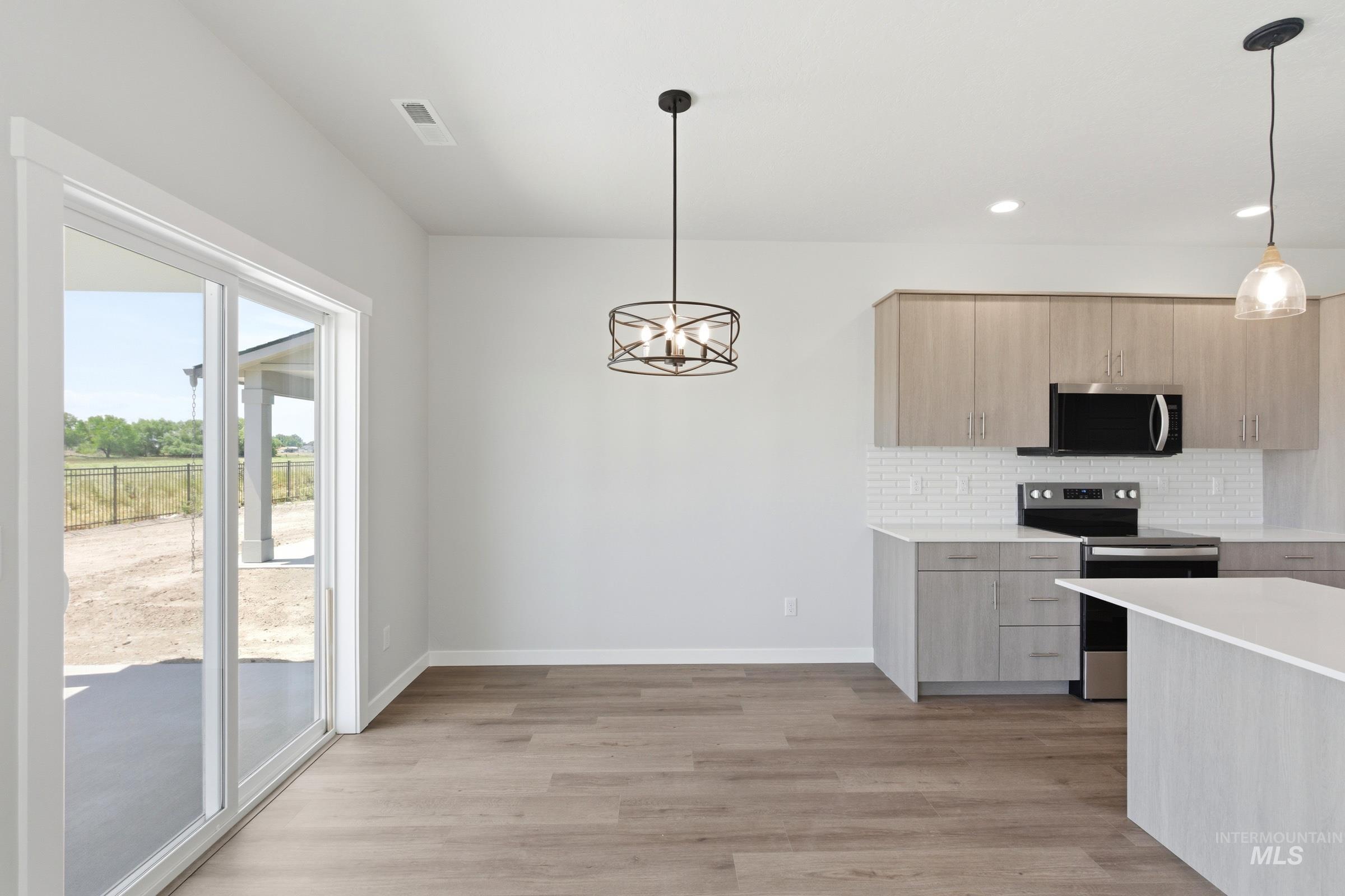7391 W Trumbull Ct, Eagle, Idaho 83616, 3 Bedrooms, 2.5 Bathrooms, Residential For Sale, Price $499,990, 98983670