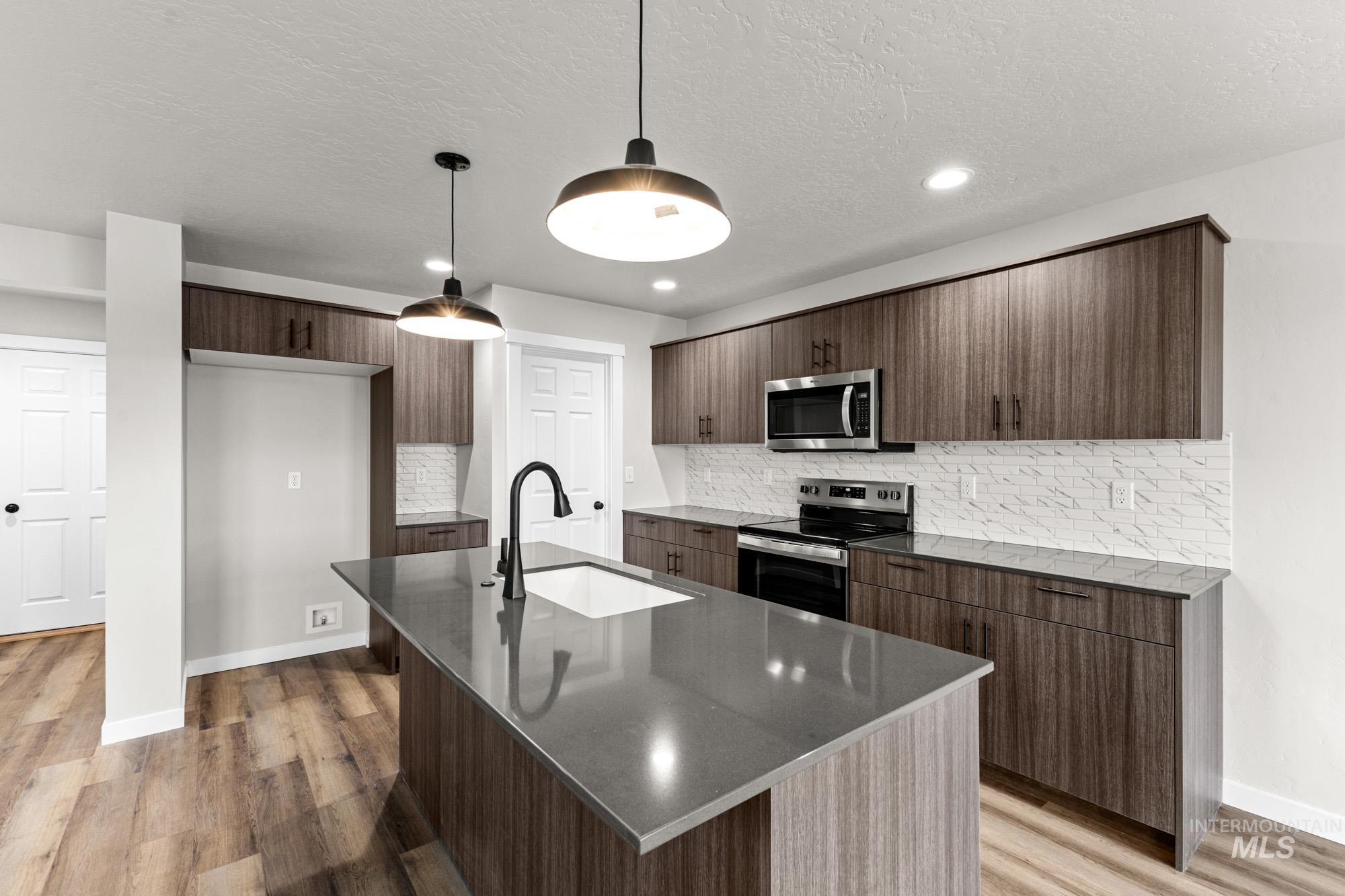 7407 W Trumbull Ct, Eagle, Idaho 83616, 3 Bedrooms, 2.5 Bathrooms, Residential For Sale, Price $518,990,MLS 98983672