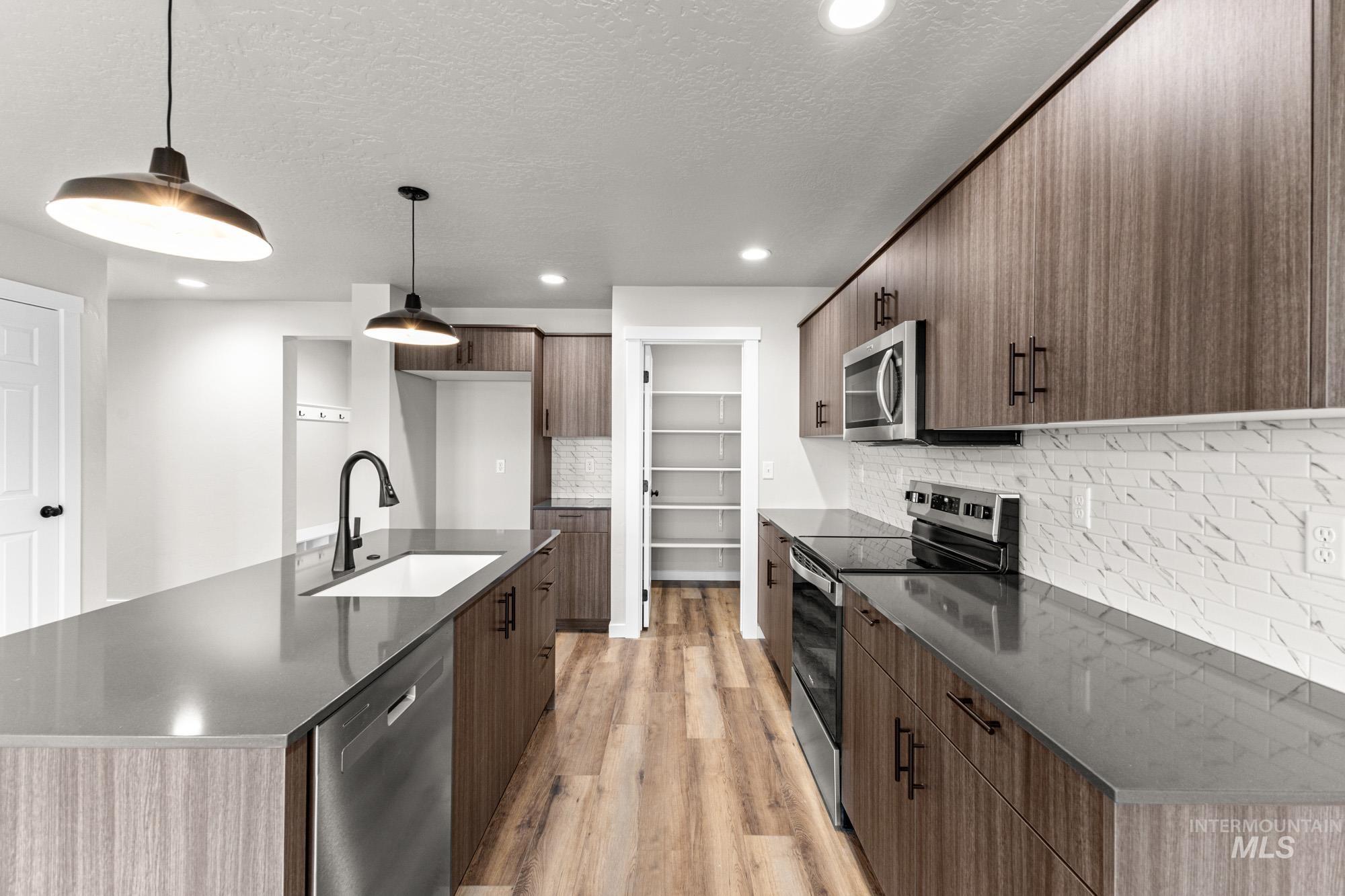7407 W Trumbull Ct, Eagle, Idaho 83616, 3 Bedrooms, 2.5 Bathrooms, Residential For Sale, Price $518,990,MLS 98983672
