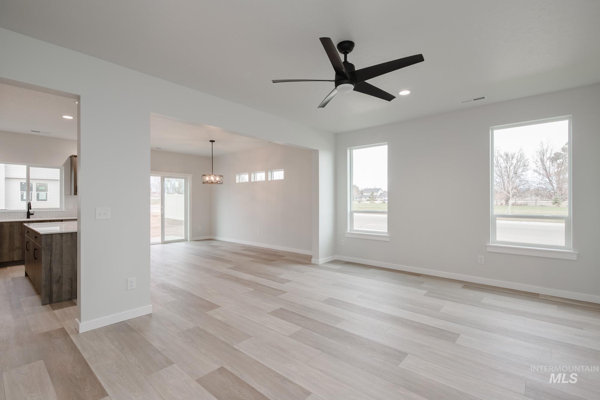 7447 W Trumbull Ct, Eagle, Idaho 83616, 3 Bedrooms, 2.5 Bathrooms, Residential For Sale, Price $544,990,MLS 98983674