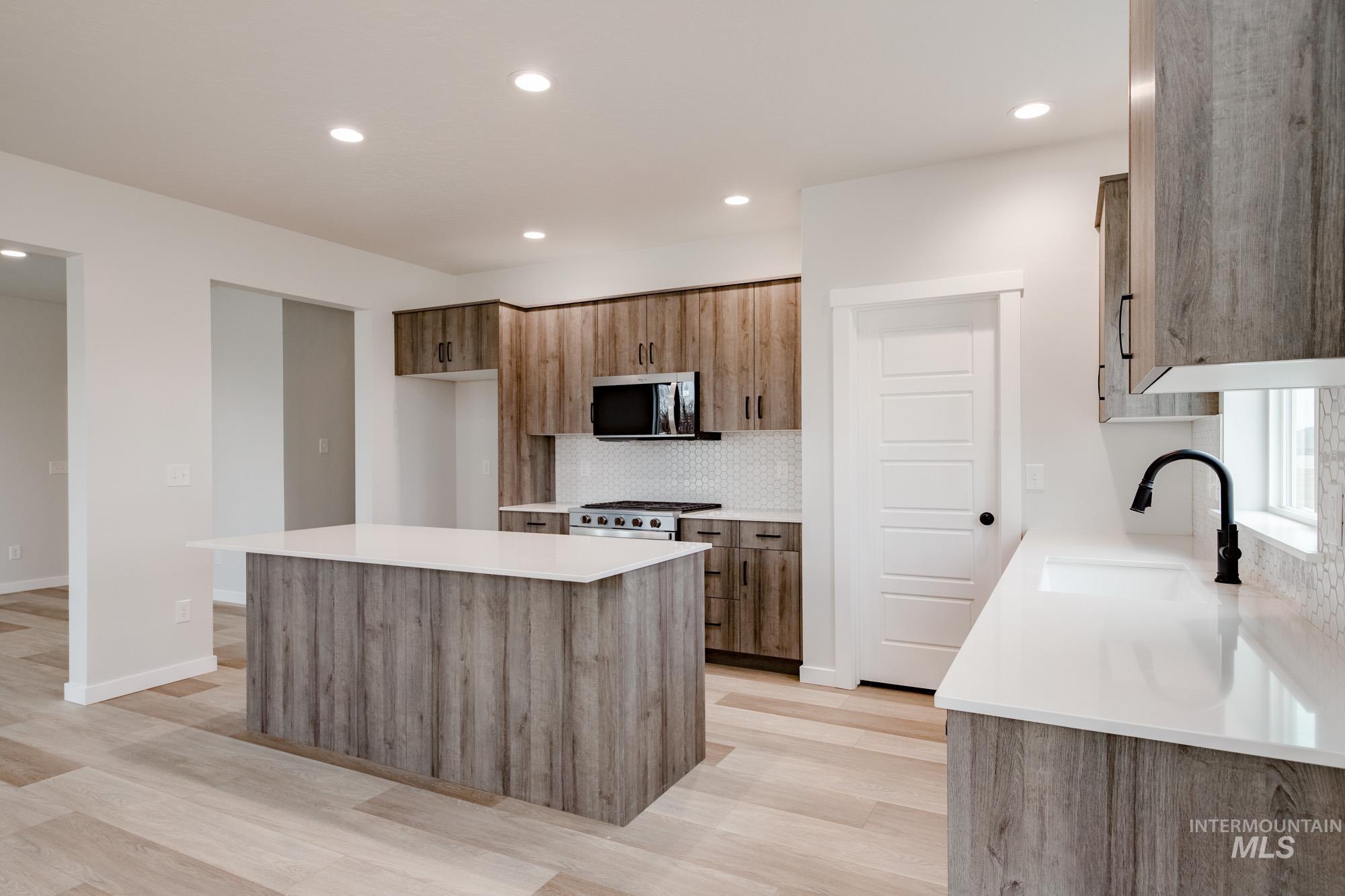 7447 W Trumbull Ct, Eagle, Idaho 83616, 3 Bedrooms, 2.5 Bathrooms, Residential For Sale, Price $544,990,MLS 98983674