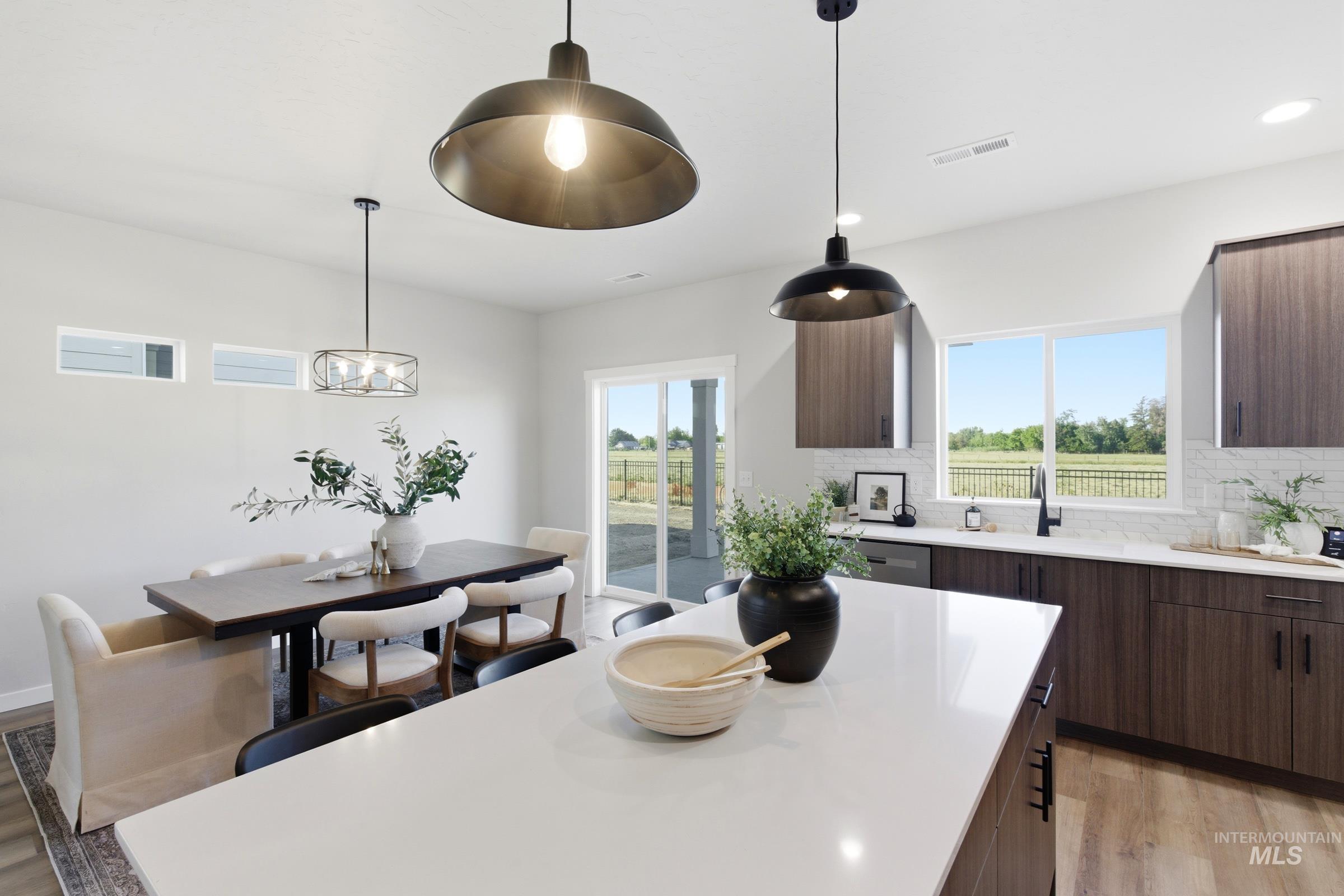 7447 W Trumbull Ct, Eagle, Idaho 83616, 3 Bedrooms, 2.5 Bathrooms, Residential For Sale, Price $539,990, 98983674