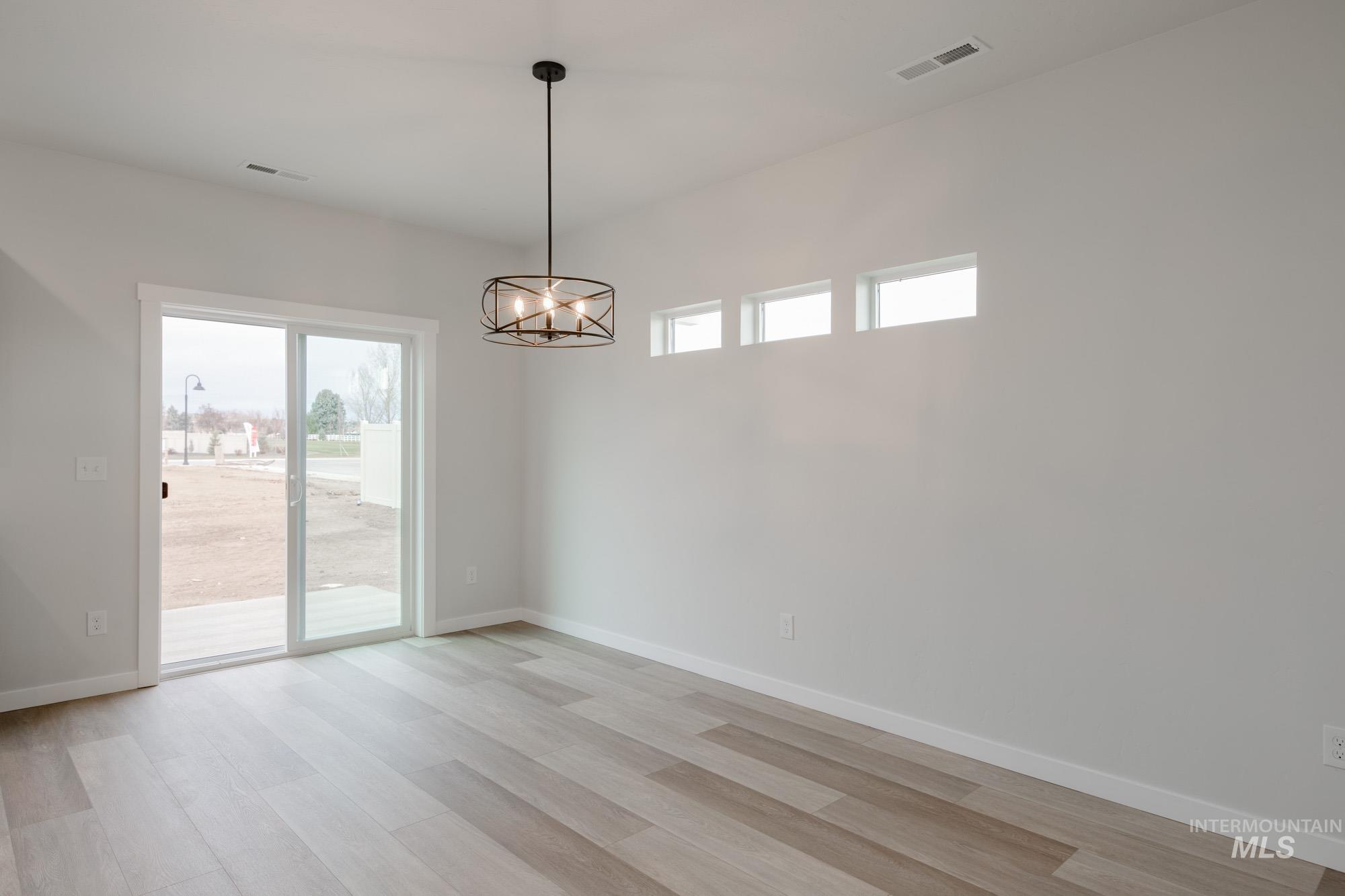 7447 W Trumbull Ct, Eagle, Idaho 83616, 3 Bedrooms, 2.5 Bathrooms, Residential For Sale, Price $544,990,MLS 98983674