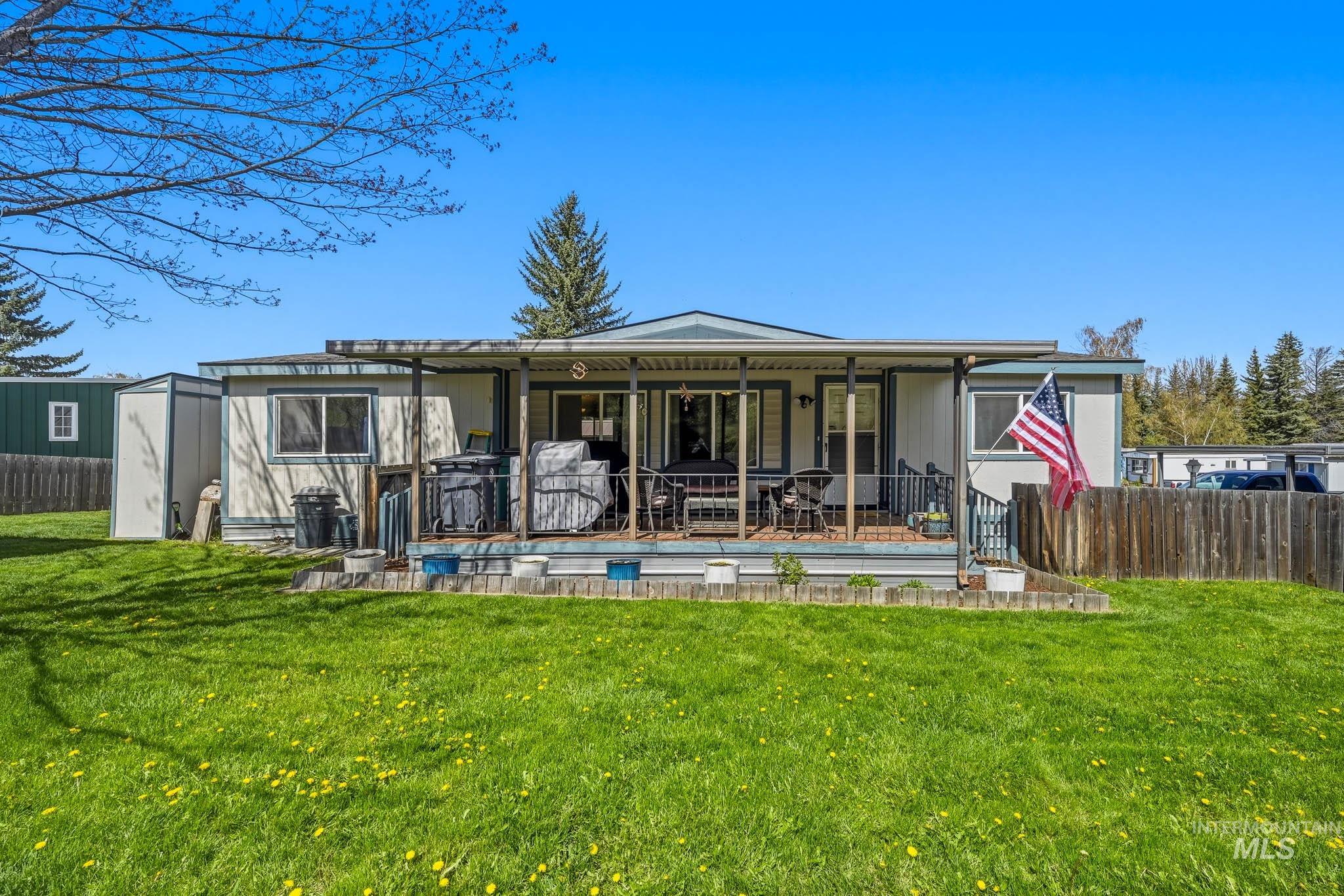 411 N Almon St #223, Moscow, Idaho 83843, 3 Bedrooms, 2 Bathrooms, Residential For Sale, Price $140,000, 98983675