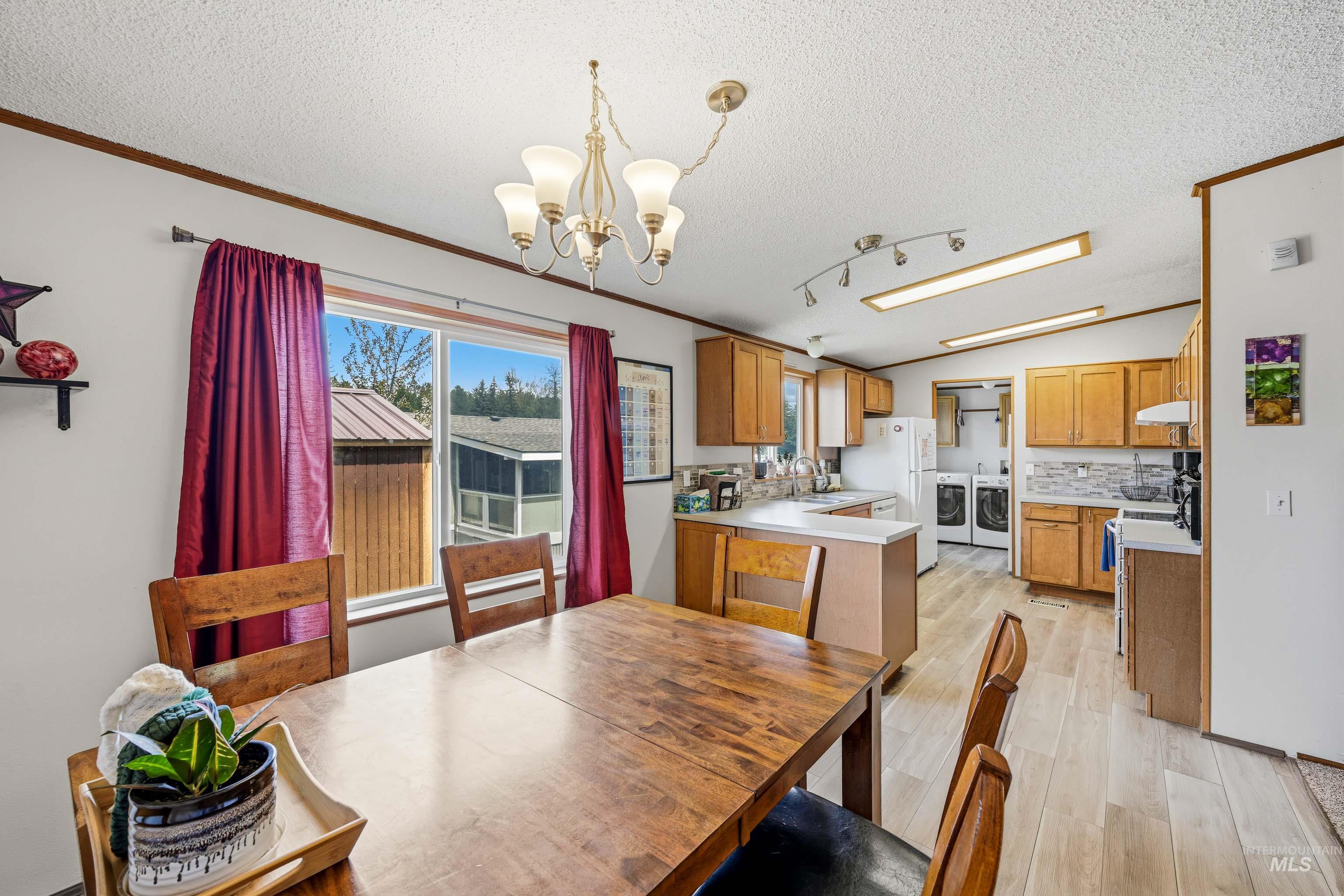 411 N Almon St #223, Moscow, Idaho 83843, 3 Bedrooms, 2 Bathrooms, Residential For Sale, Price $140,000, 98983675