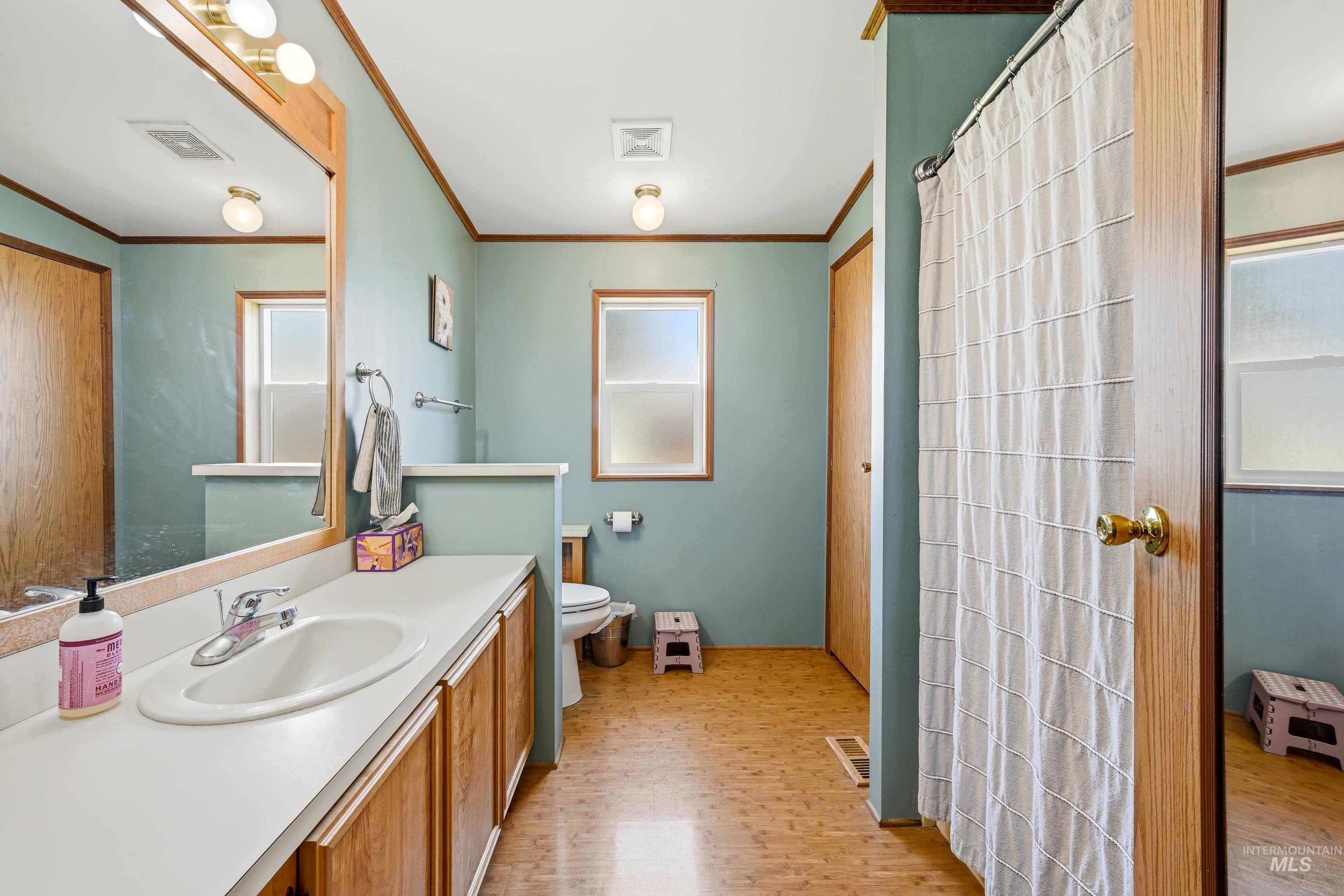 411 N Almon St #223, Moscow, Idaho 83843, 3 Bedrooms, 2 Bathrooms, Residential For Sale, Price $140,000, 98983675