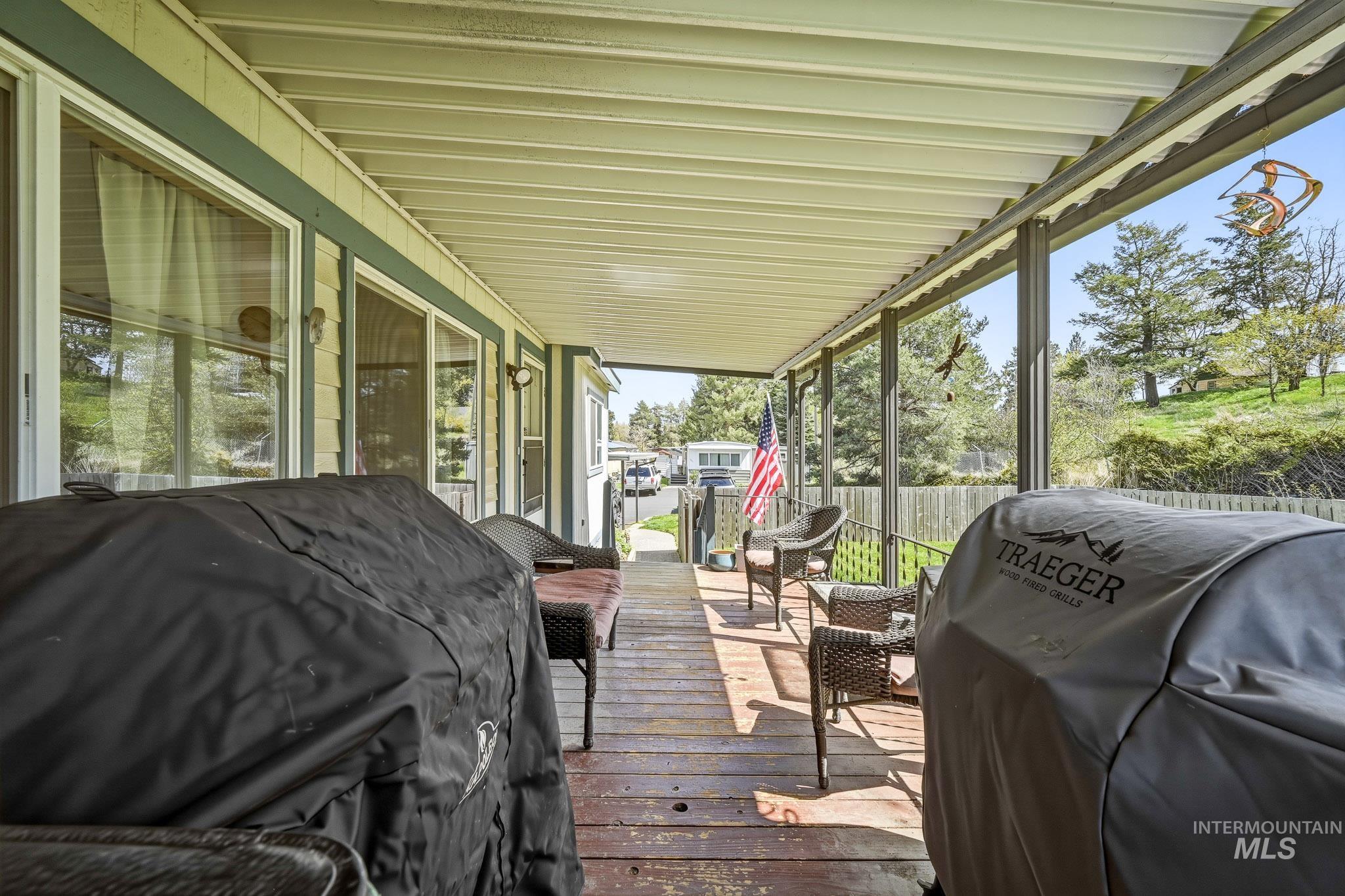 411 N Almon St #223, Moscow, Idaho 83843, 3 Bedrooms, 2 Bathrooms, Residential For Sale, Price $140,000, 98983675