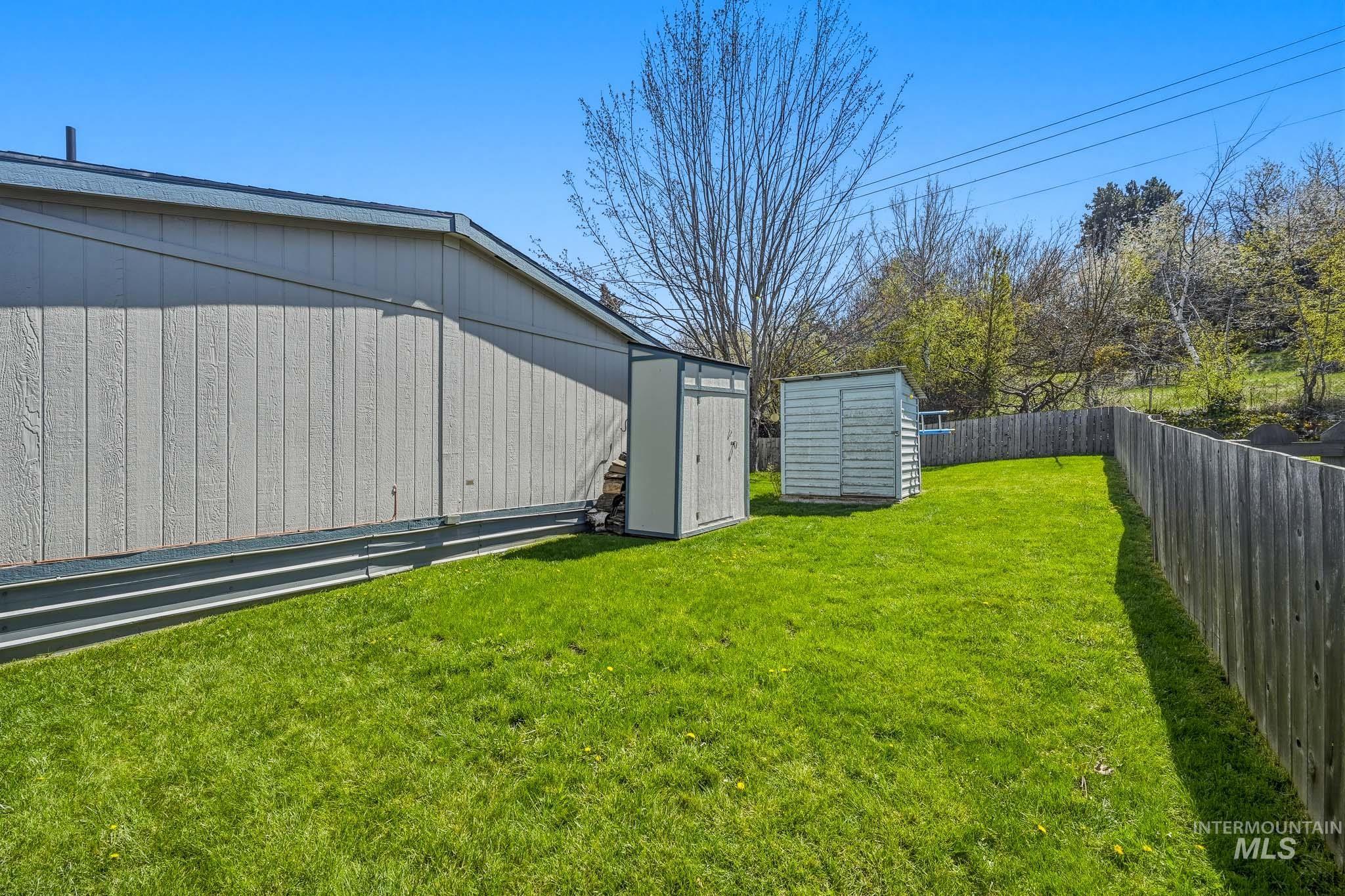 411 N Almon St #223, Moscow, Idaho 83843, 3 Bedrooms, 2 Bathrooms, Residential For Sale, Price $140,000, 98983675