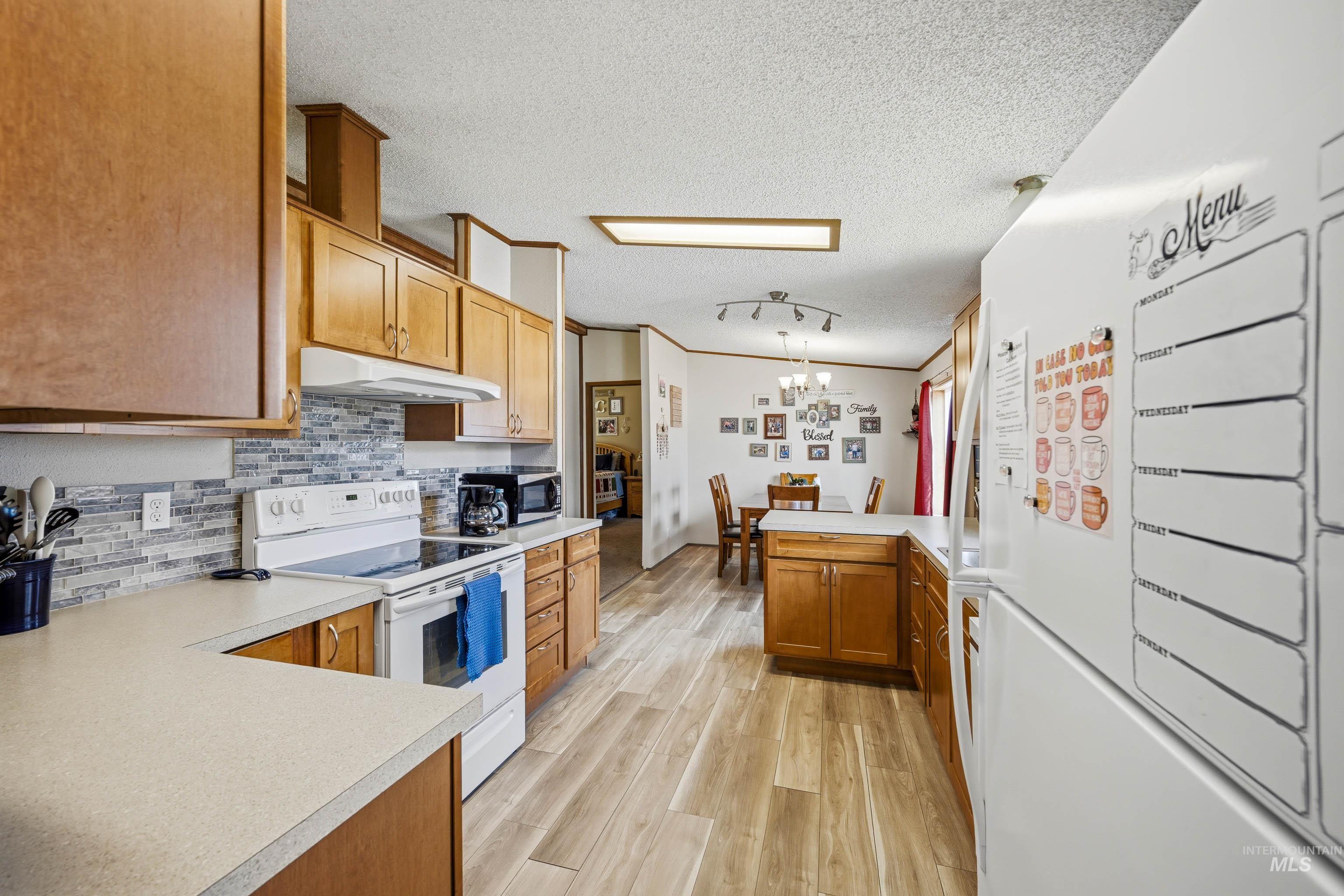 411 N Almon St #223, Moscow, Idaho 83843, 3 Bedrooms, 2 Bathrooms, Residential For Sale, Price $140,000, 98983675