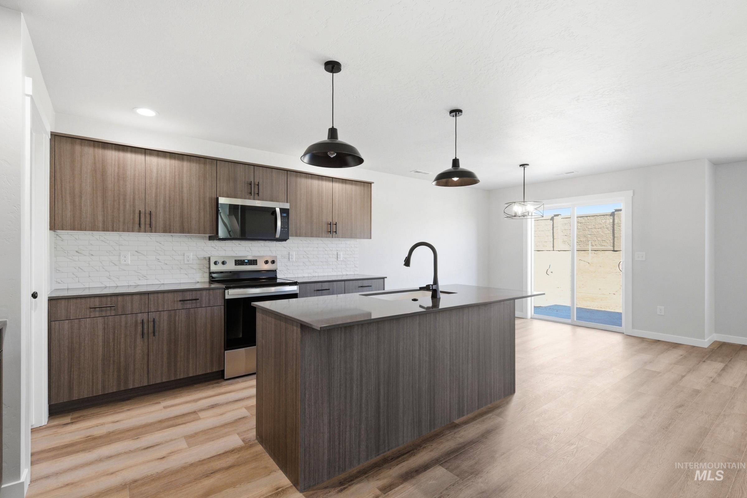 4360 N Alameda Creek Ave, Meridian, Idaho 83646, 3 Bedrooms, 2.5 Bathrooms, Residential For Sale, Price $458,990,MLS 98983676