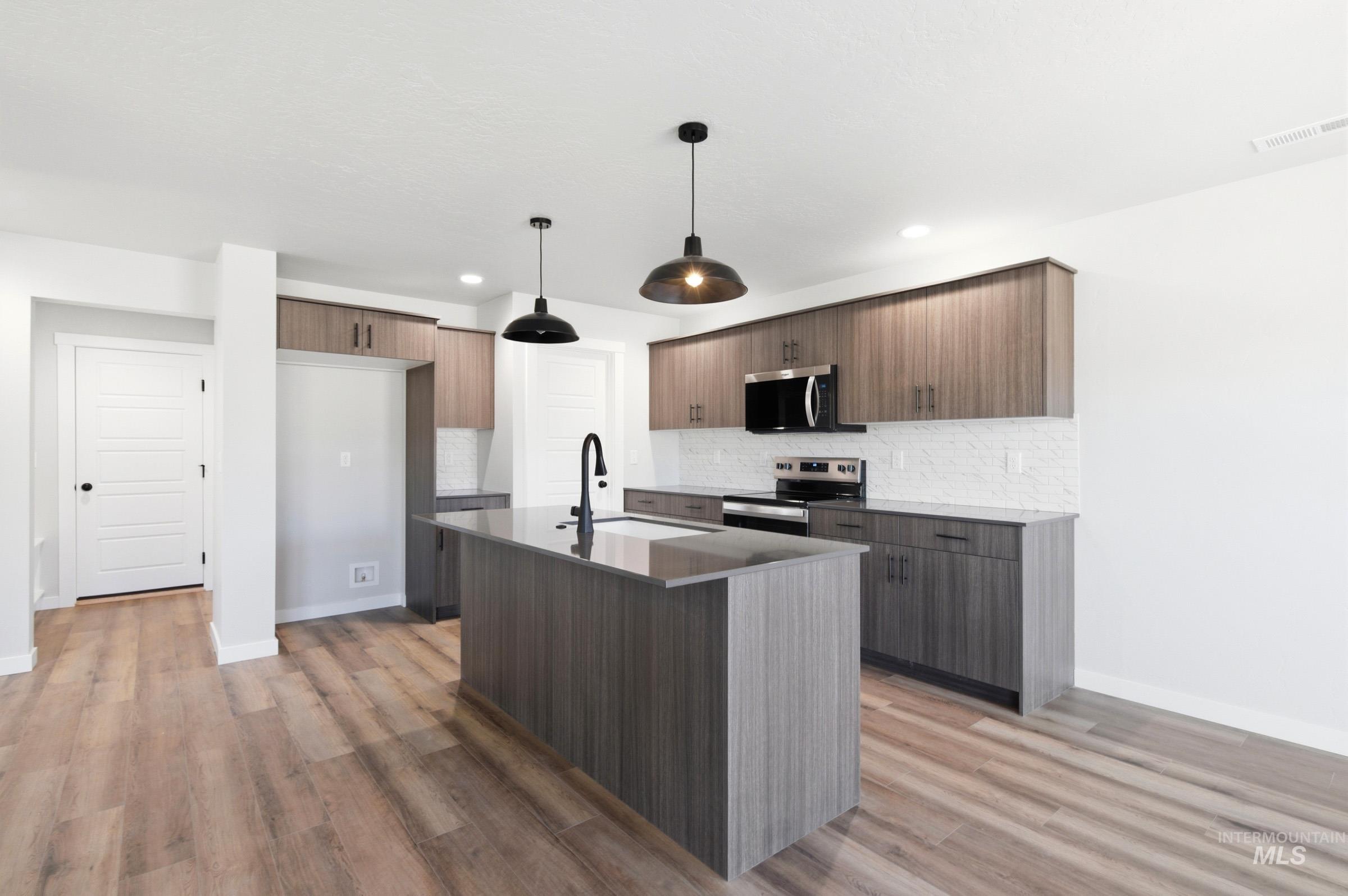 4360 N Alameda Creek Ave, Meridian, Idaho 83646, 3 Bedrooms, 2.5 Bathrooms, Residential For Sale, Price $458,990,MLS 98983676