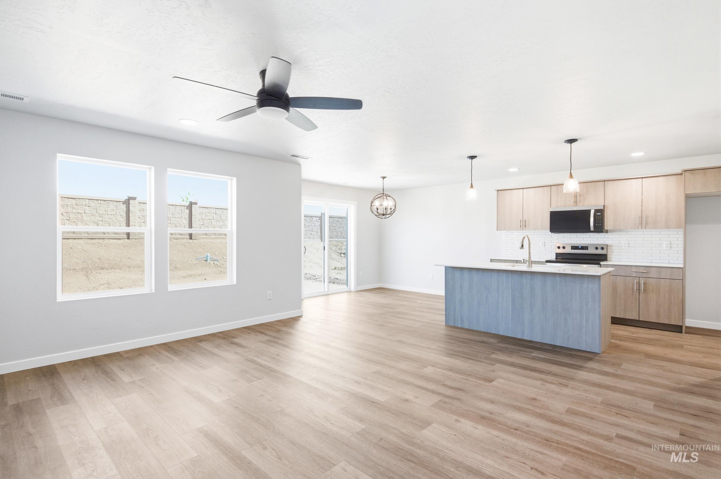 4348 N Alameda Creek Ave, Meridian, Idaho 83646, 3 Bedrooms, 2.5 Bathrooms, Residential For Sale, Price $452,990,MLS 98983678