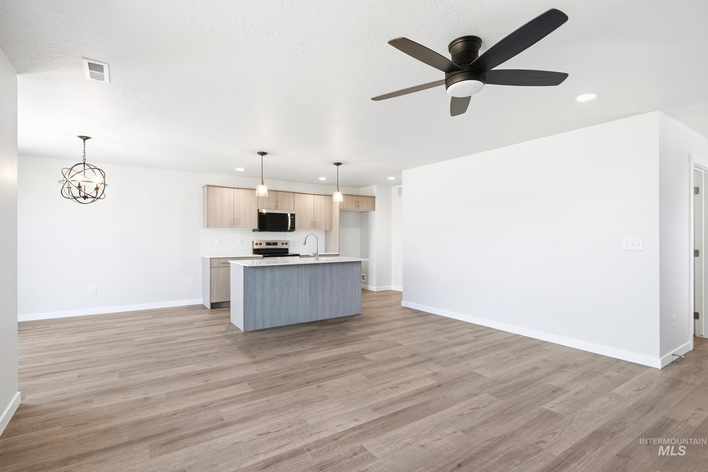 4348 N Alameda Creek Ave, Meridian, Idaho 83646, 3 Bedrooms, 2.5 Bathrooms, Residential For Sale, Price $452,990,MLS 98983678
