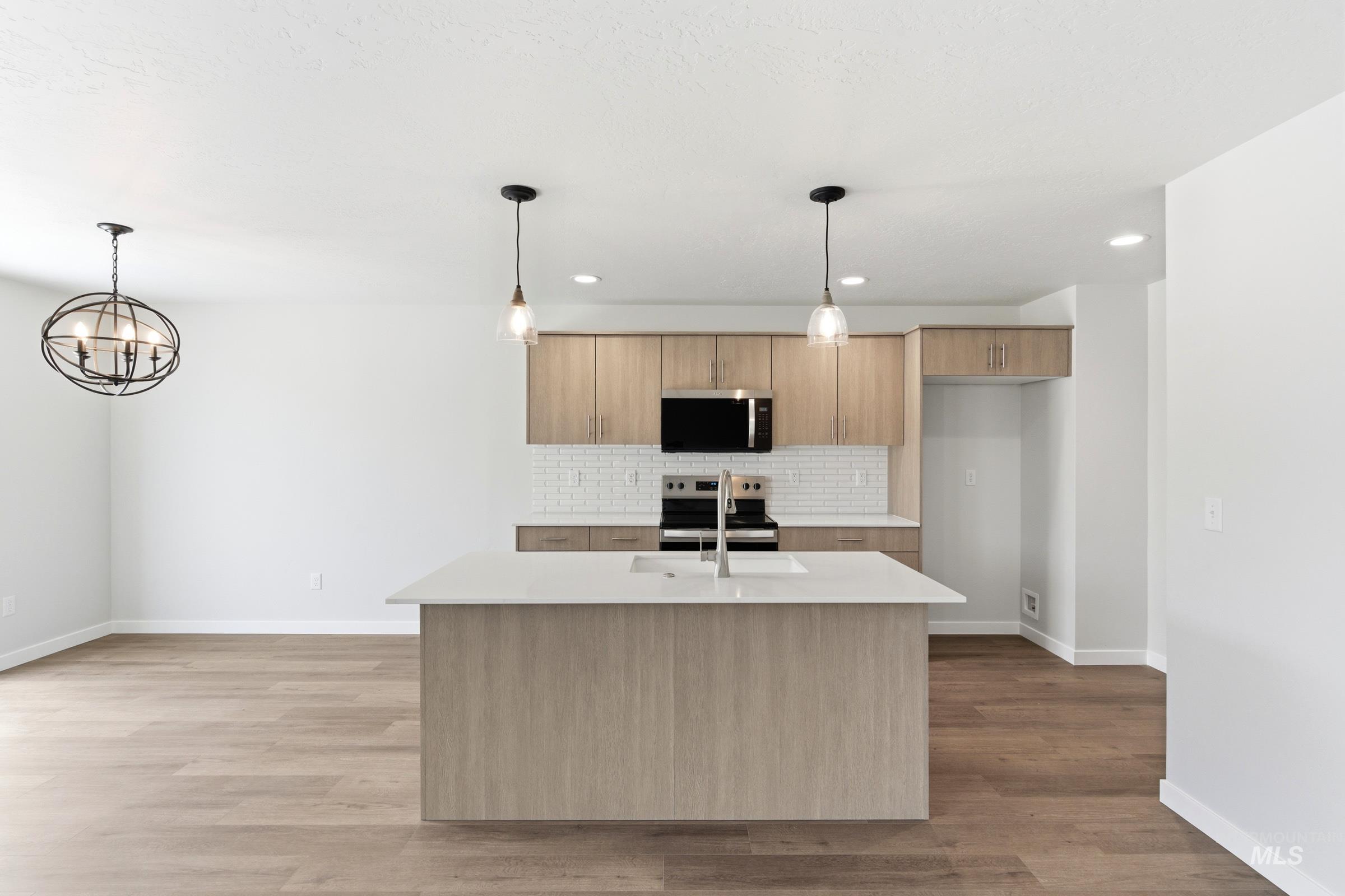 4348 N Alameda Creek Ave, Meridian, Idaho 83646, 3 Bedrooms, 2.5 Bathrooms, Residential For Sale, Price $452,990, 98983678