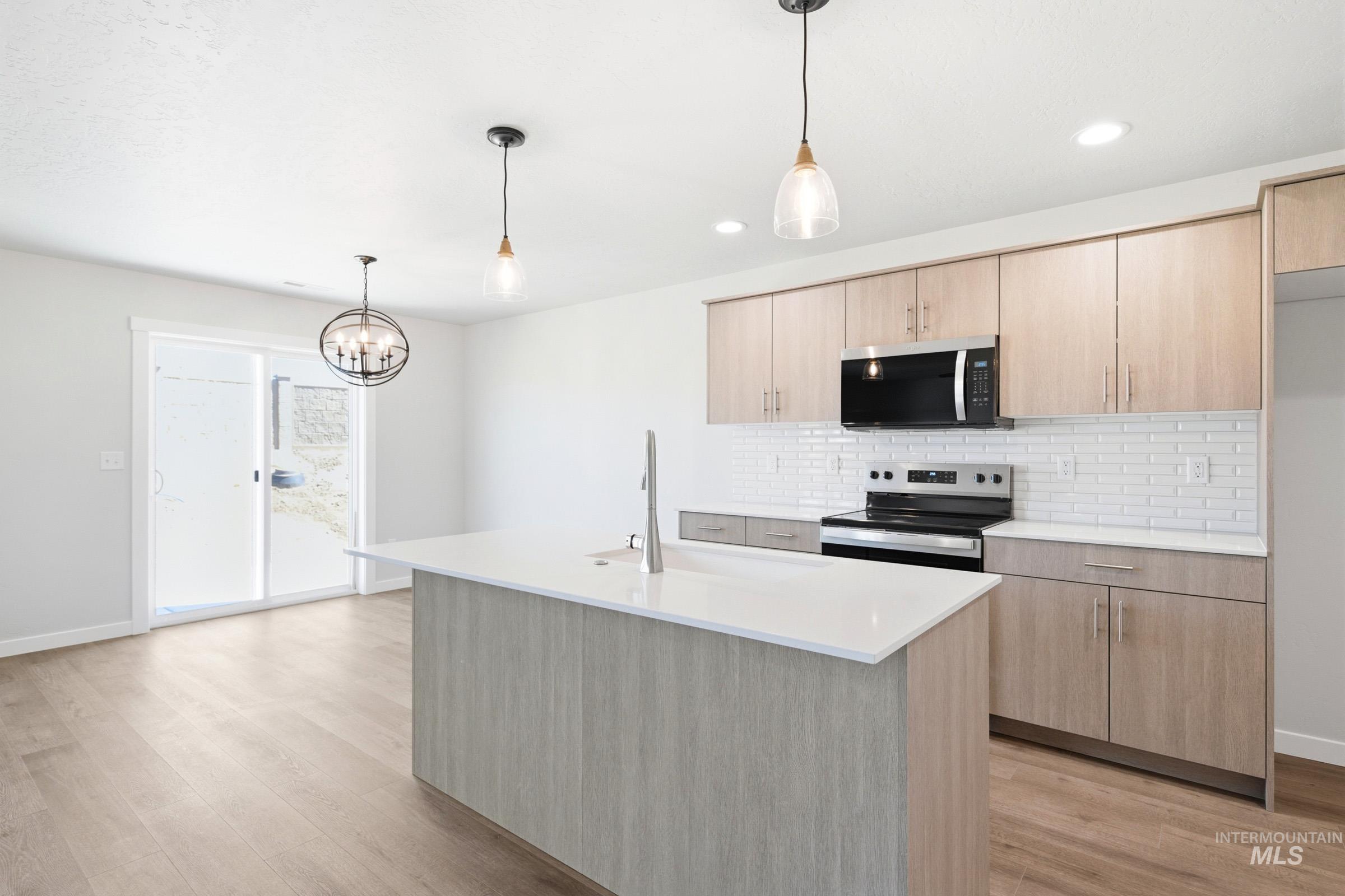 4348 N Alameda Creek Ave, Meridian, Idaho 83646, 3 Bedrooms, 2.5 Bathrooms, Residential For Sale, Price $452,990,MLS 98983678