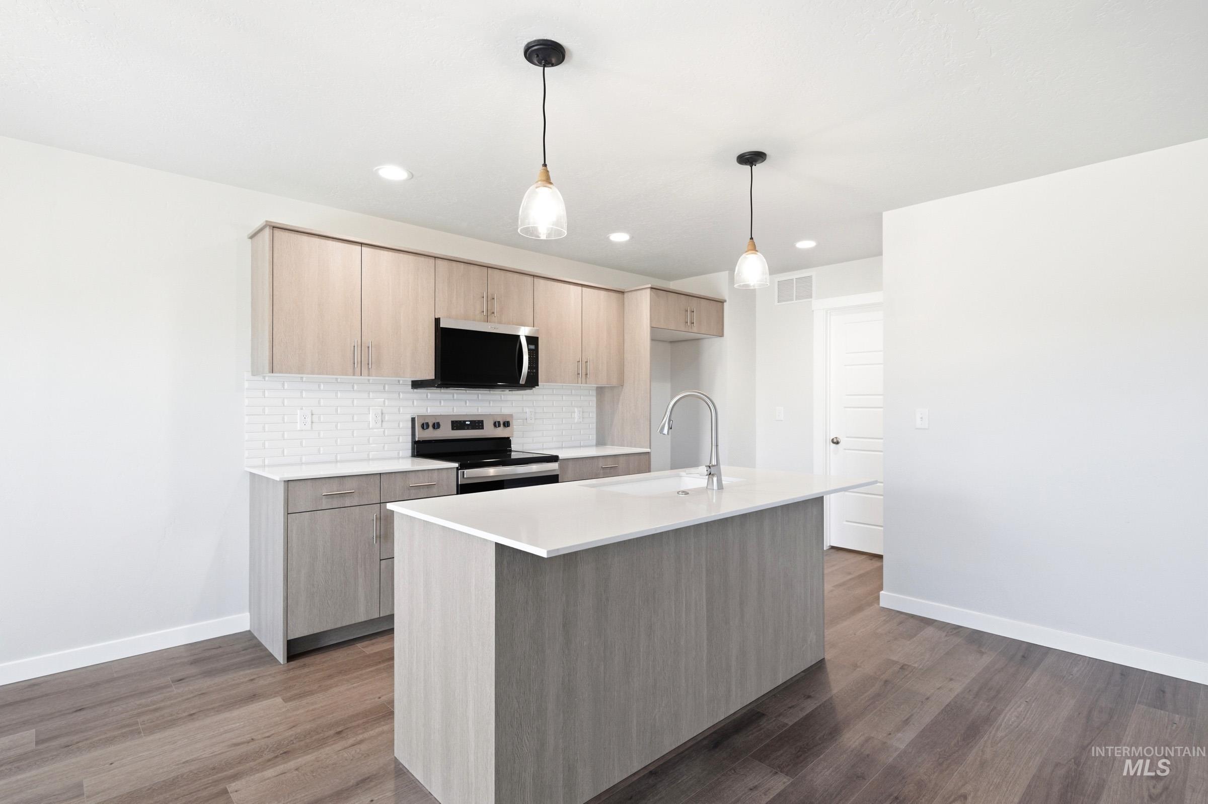 4348 N Alameda Creek Ave, Meridian, Idaho 83646, 3 Bedrooms, 2.5 Bathrooms, Residential For Sale, Price $452,990,MLS 98983678