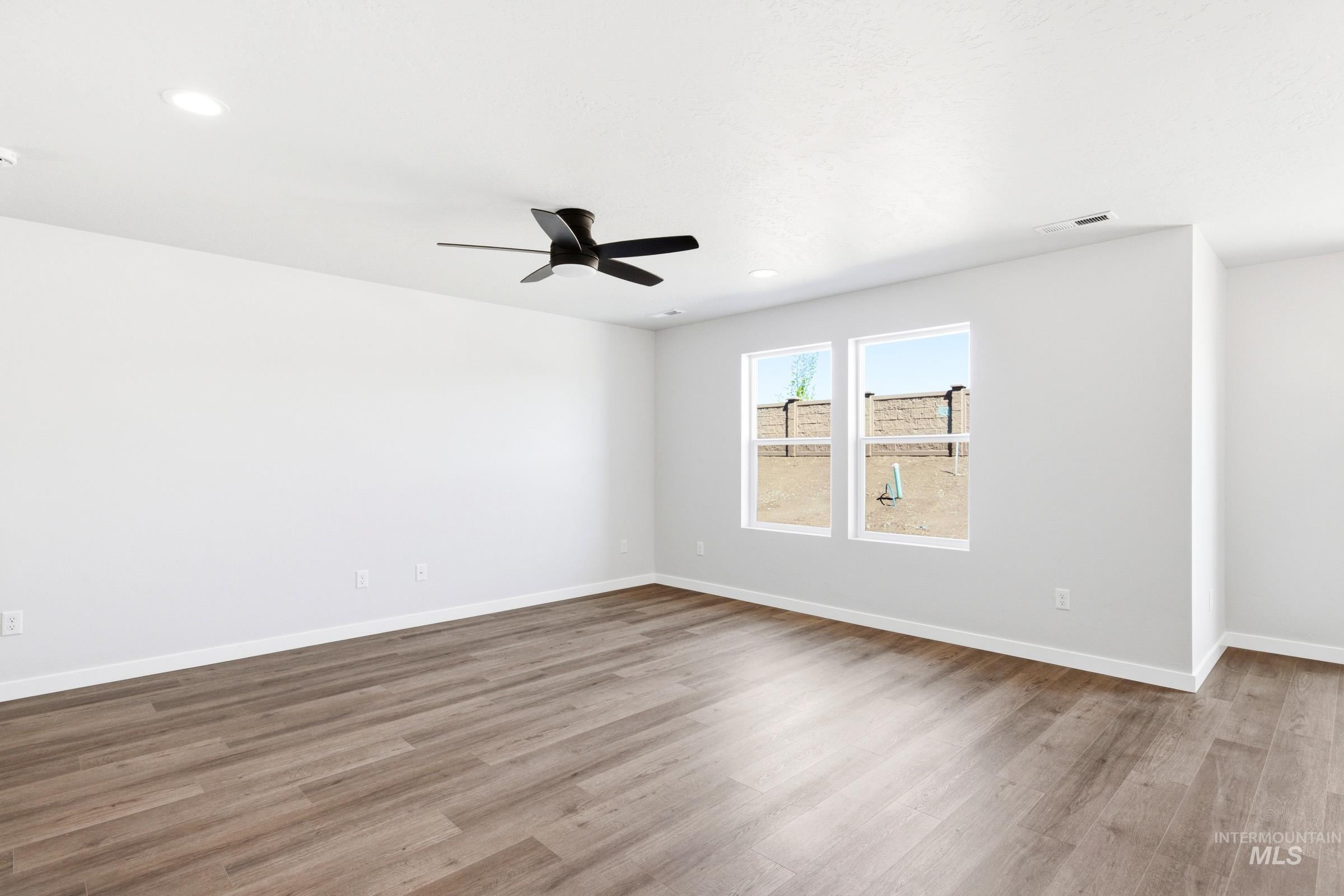 4348 N Alameda Creek Ave, Meridian, Idaho 83646, 3 Bedrooms, 2.5 Bathrooms, Residential For Sale, Price $452,990,MLS 98983678