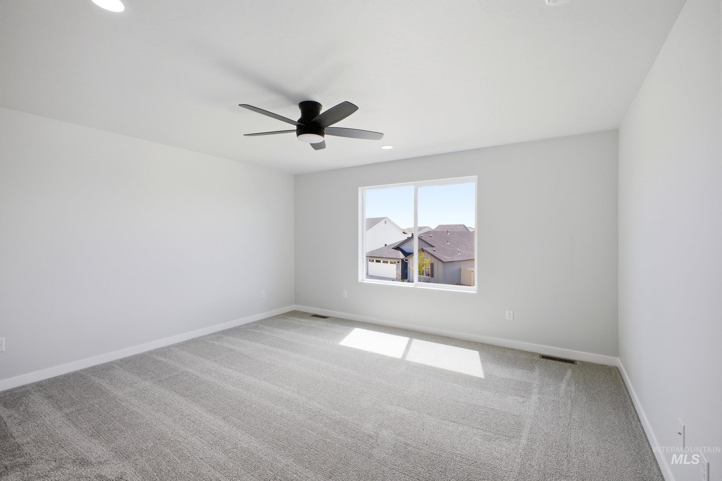 6786 W Redwood Creek Dr, Meridian, Idaho 83646, 3 Bedrooms, 2.5 Bathrooms, Residential For Sale, Price $457,990,MLS 98983679