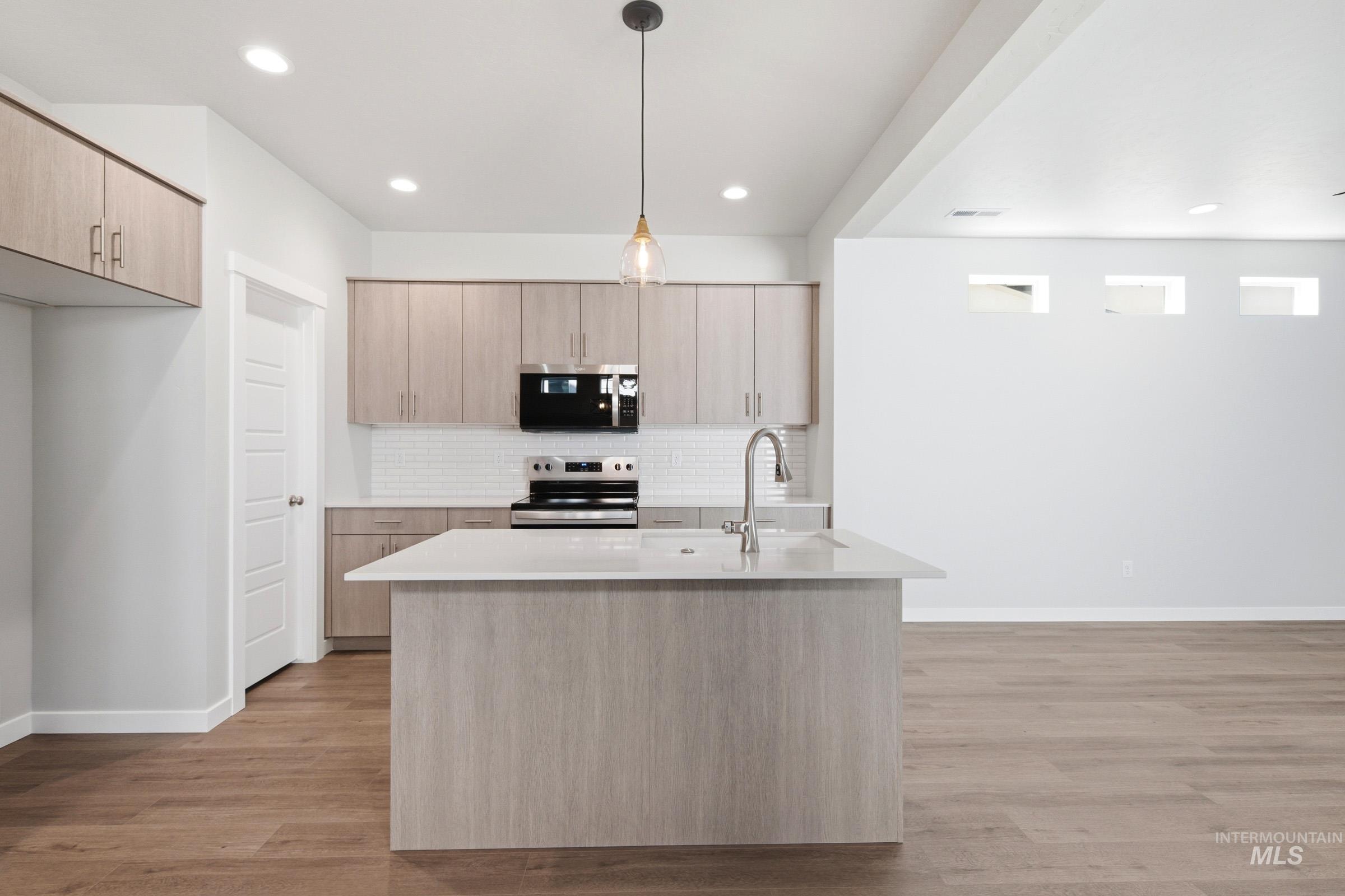 4302 N Camp Creek Ave, Meridian, Idaho 83646, 3 Bedrooms, 2.5 Bathrooms, Residential For Sale, Price $461,990,MLS 98983681