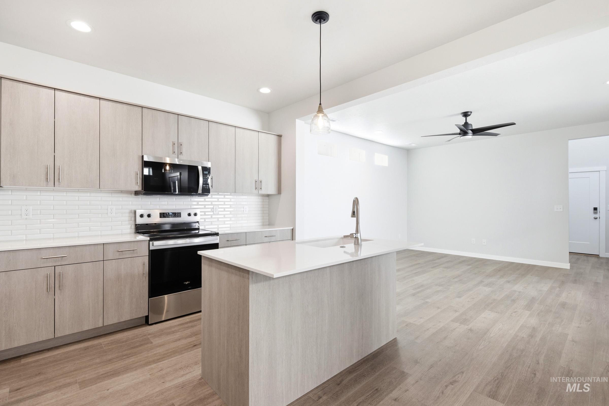 4302 N Camp Creek Ave, Meridian, Idaho 83646, 3 Bedrooms, 2.5 Bathrooms, Residential For Sale, Price $461,990,MLS 98983681