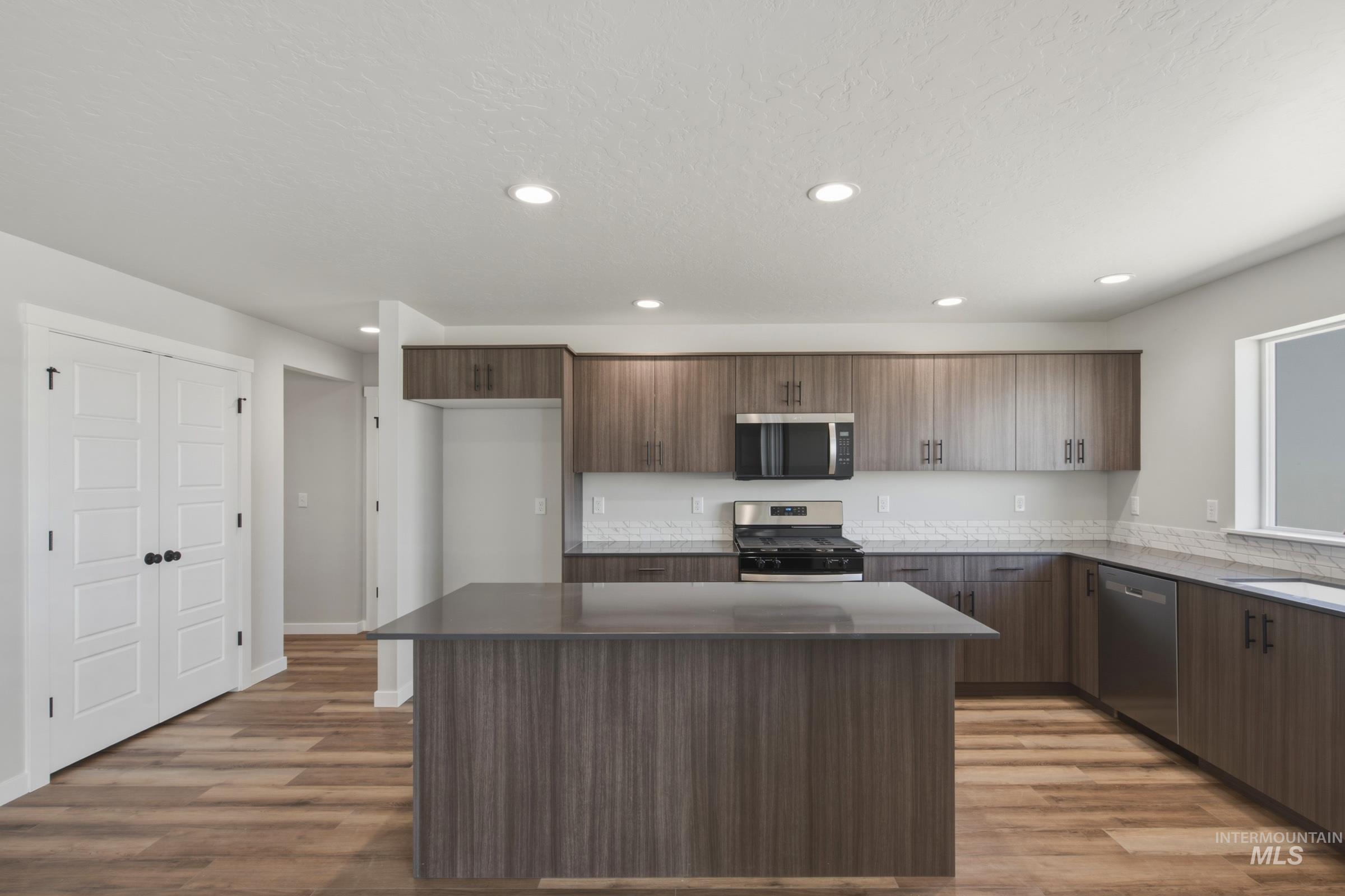 9302 W Blazing Star St, Nampa, Idaho 83687, 5 Bedrooms, 2.5 Bathrooms, Residential For Sale, Price $519,990, 98983687
