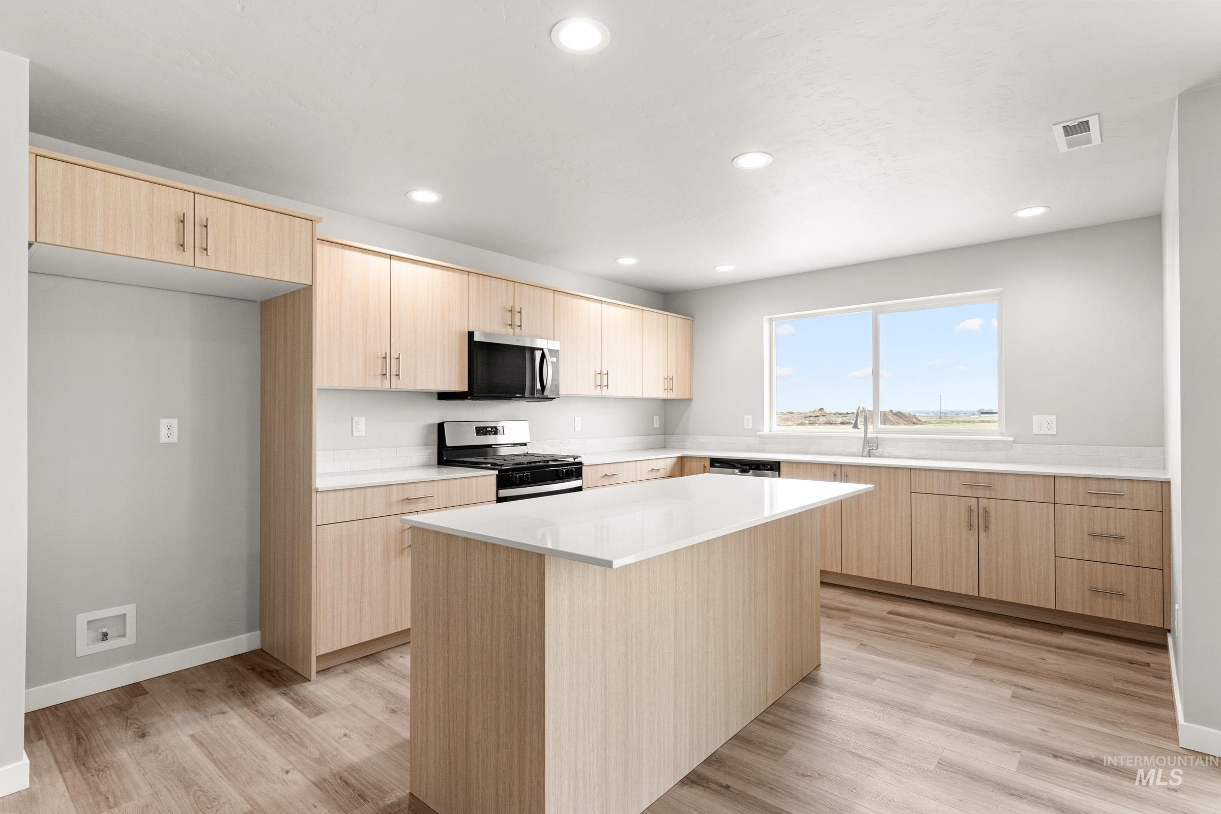 9302 W Blazing Star St, Nampa, Idaho 83687, 5 Bedrooms, 2.5 Bathrooms, Residential For Sale, Price $519,990,MLS 98983687