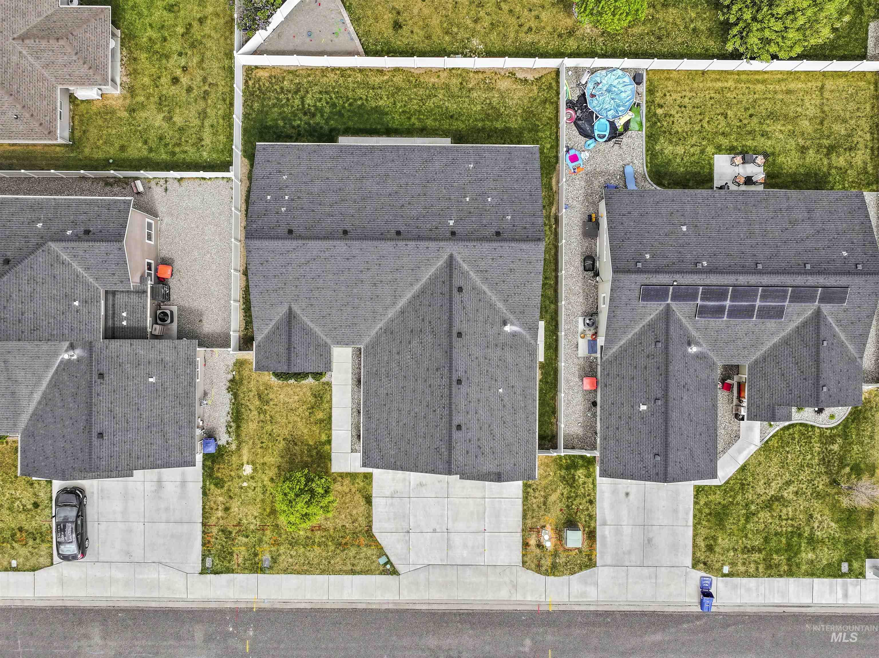 1082 White Birch Ave, Twin Falls, Idaho 83301, 3 Bedrooms, 3 Bathrooms, Residential For Sale, Price $469,000,MLS 98983689