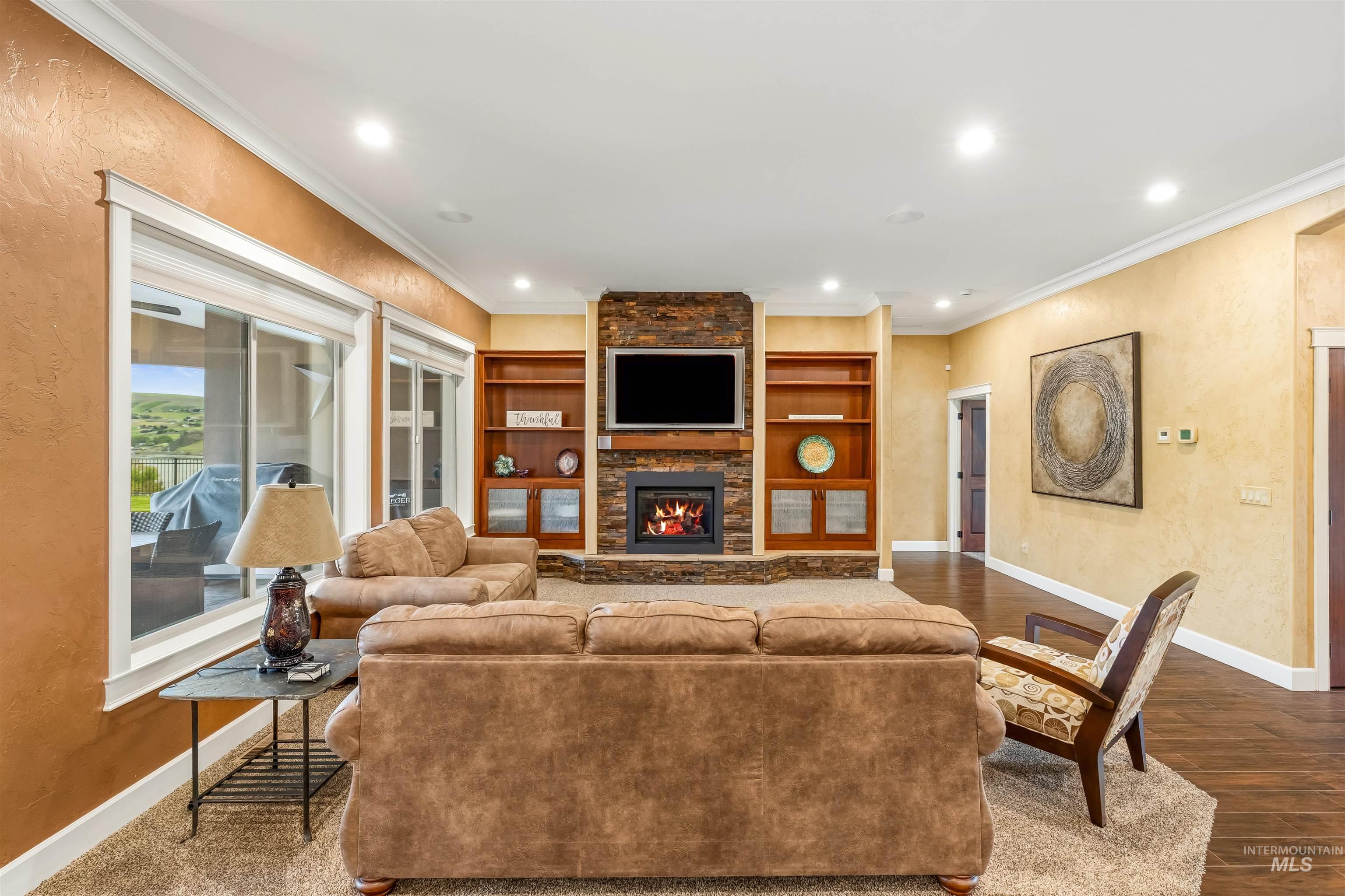 3703 Rio Vista Dr., Lewiston, Idaho 83501, 5 Bedrooms, 3 Bathrooms, Residential For Sale, Price $1,275,000, 98983690