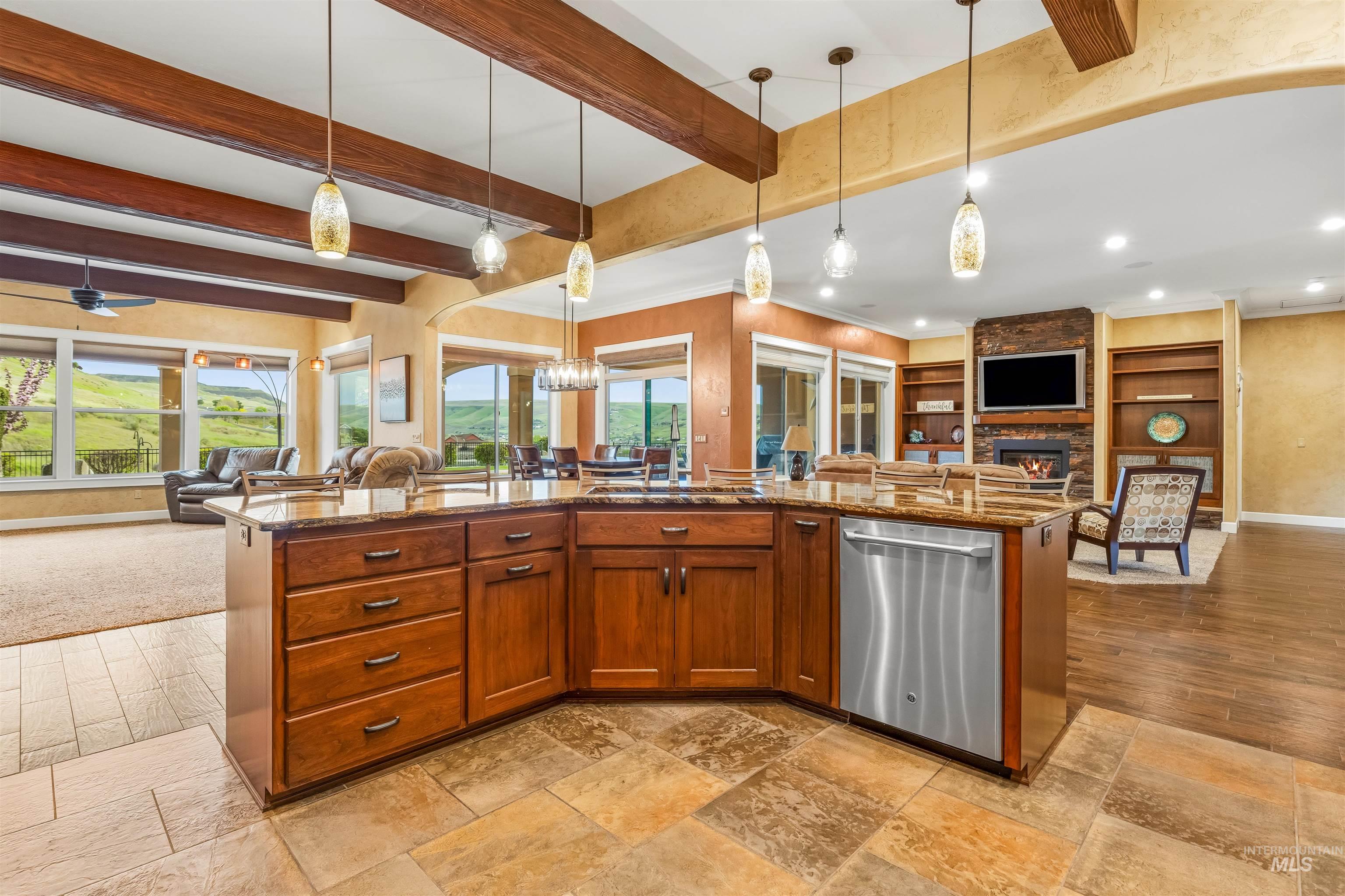 3703 Rio Vista Dr., Lewiston, Idaho 83501, 5 Bedrooms, 3 Bathrooms, Residential For Sale, Price $1,275,000, 98983690