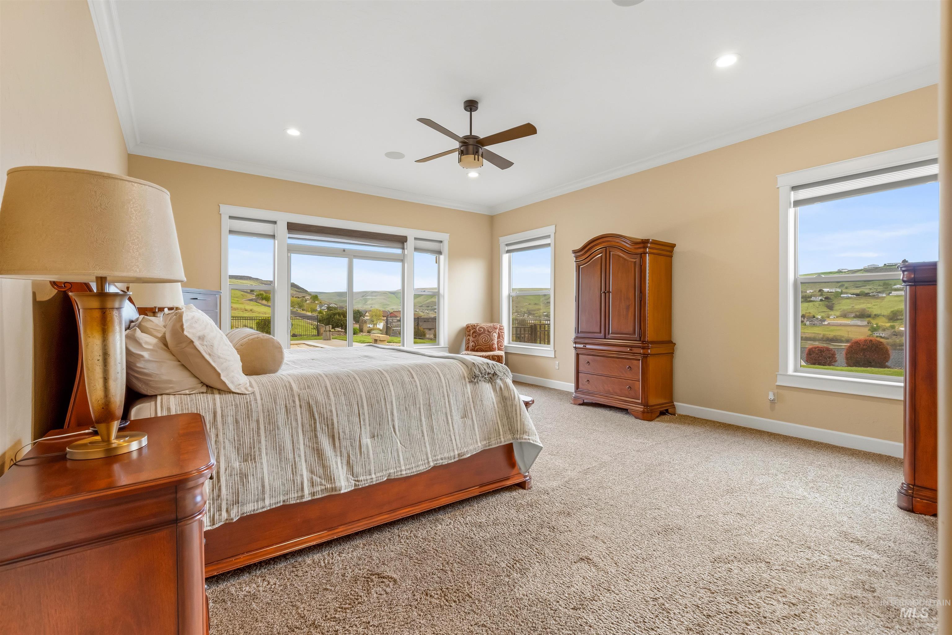 3703 Rio Vista Dr., Lewiston, Idaho 83501, 5 Bedrooms, 3 Bathrooms, Residential For Sale, Price $1,275,000, 98983690