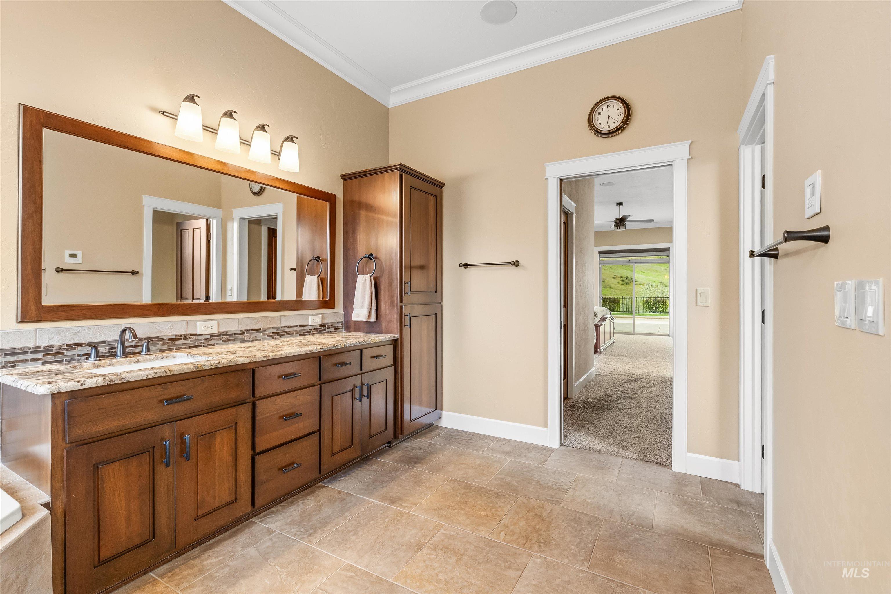 3703 Rio Vista Dr., Lewiston, Idaho 83501, 5 Bedrooms, 3 Bathrooms, Residential For Sale, Price $1,275,000, 98983690