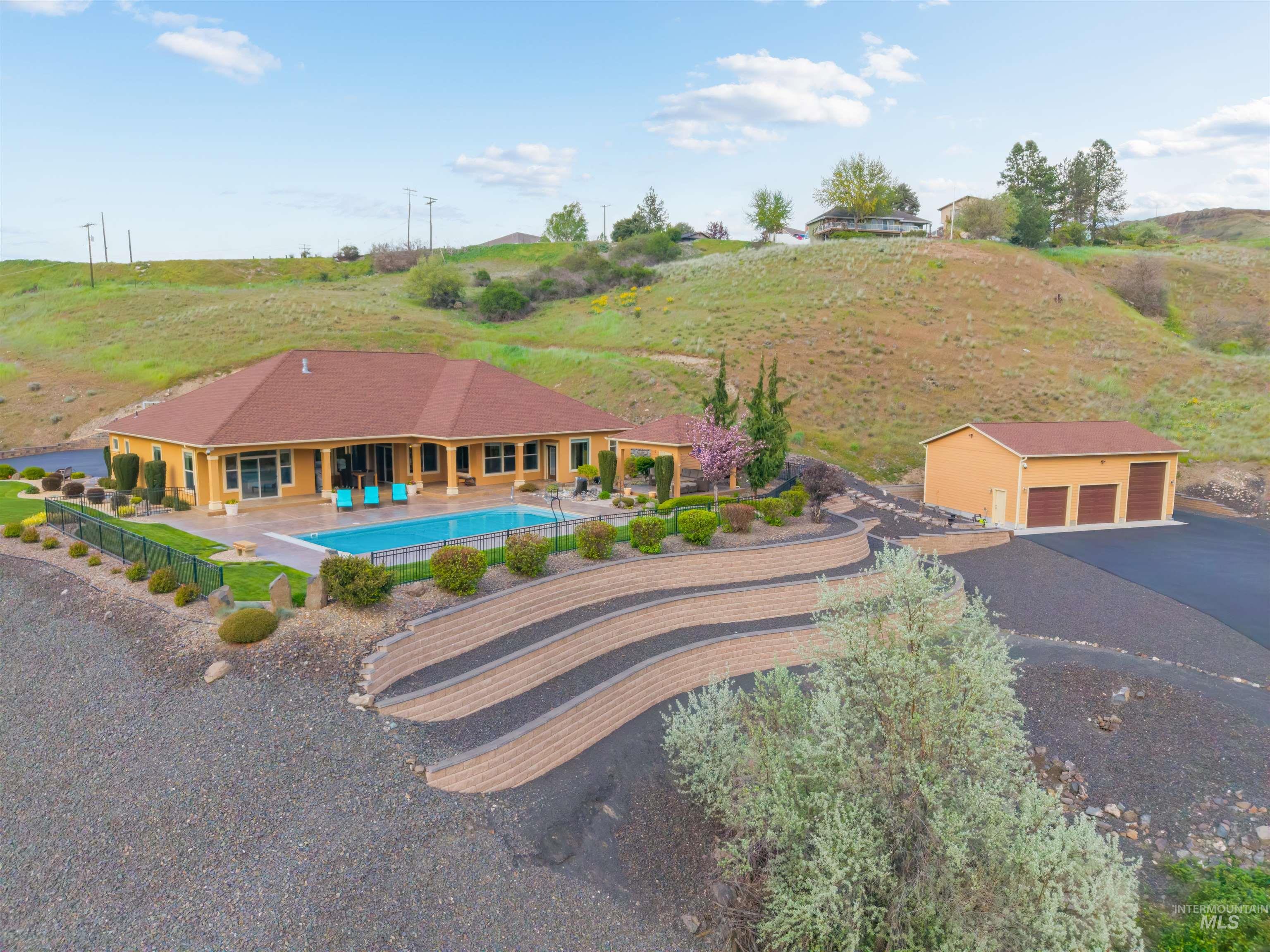 3703 Rio Vista Dr., Lewiston, Idaho 83501, 5 Bedrooms, 3 Bathrooms, Residential For Sale, Price $1,275,000, 98983690
