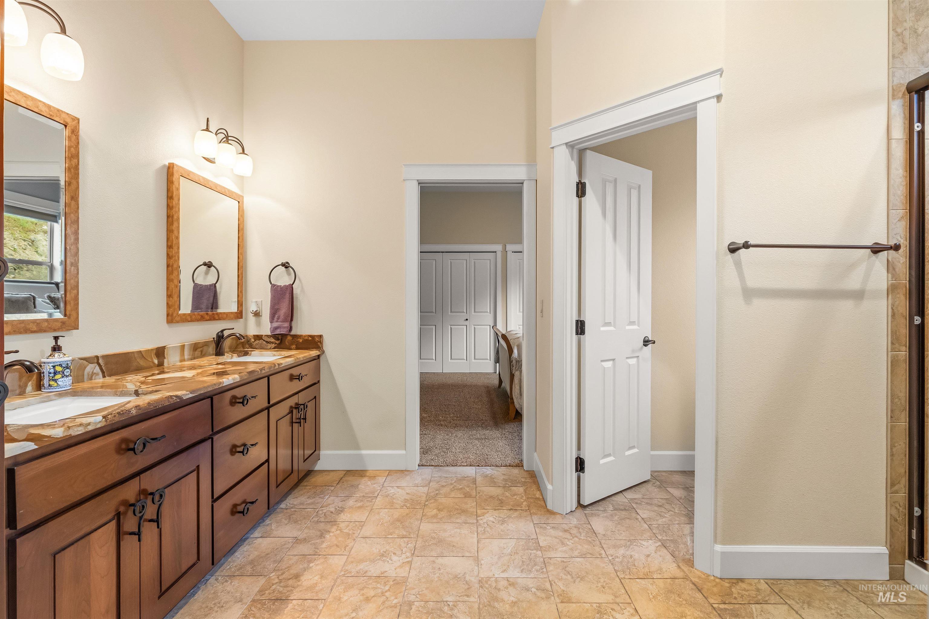 3703 Rio Vista Dr., Lewiston, Idaho 83501, 5 Bedrooms, 3 Bathrooms, Residential For Sale, Price $1,275,000, 98983690