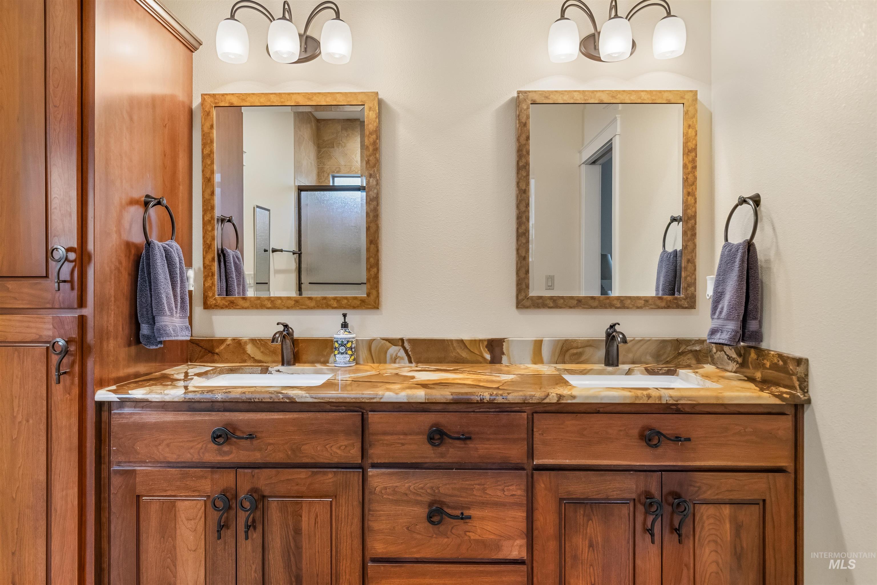 3703 Rio Vista Dr., Lewiston, Idaho 83501, 5 Bedrooms, 3 Bathrooms, Residential For Sale, Price $1,275,000, 98983690