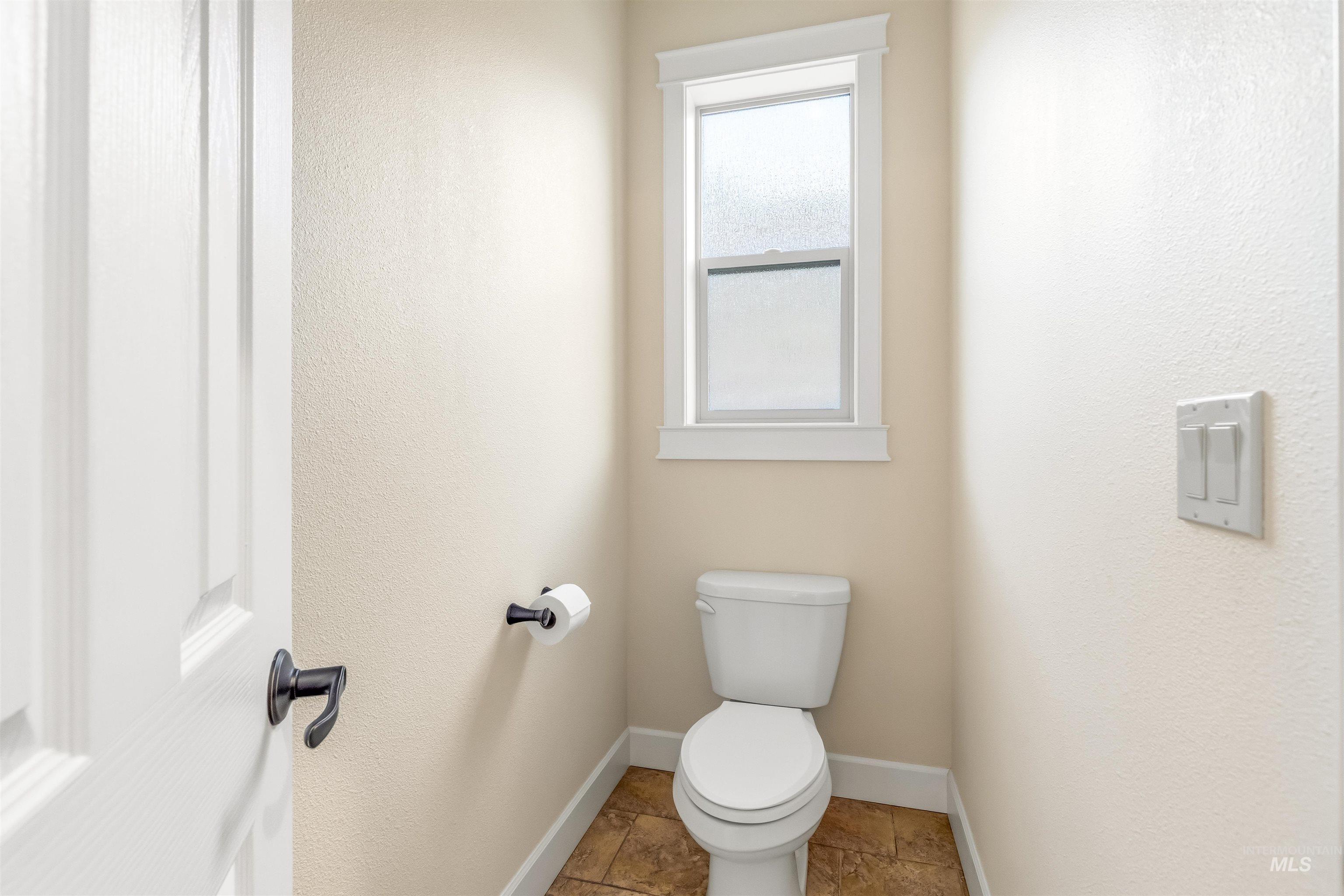 3703 Rio Vista Dr., Lewiston, Idaho 83501, 5 Bedrooms, 3 Bathrooms, Residential For Sale, Price $1,275,000, 98983690