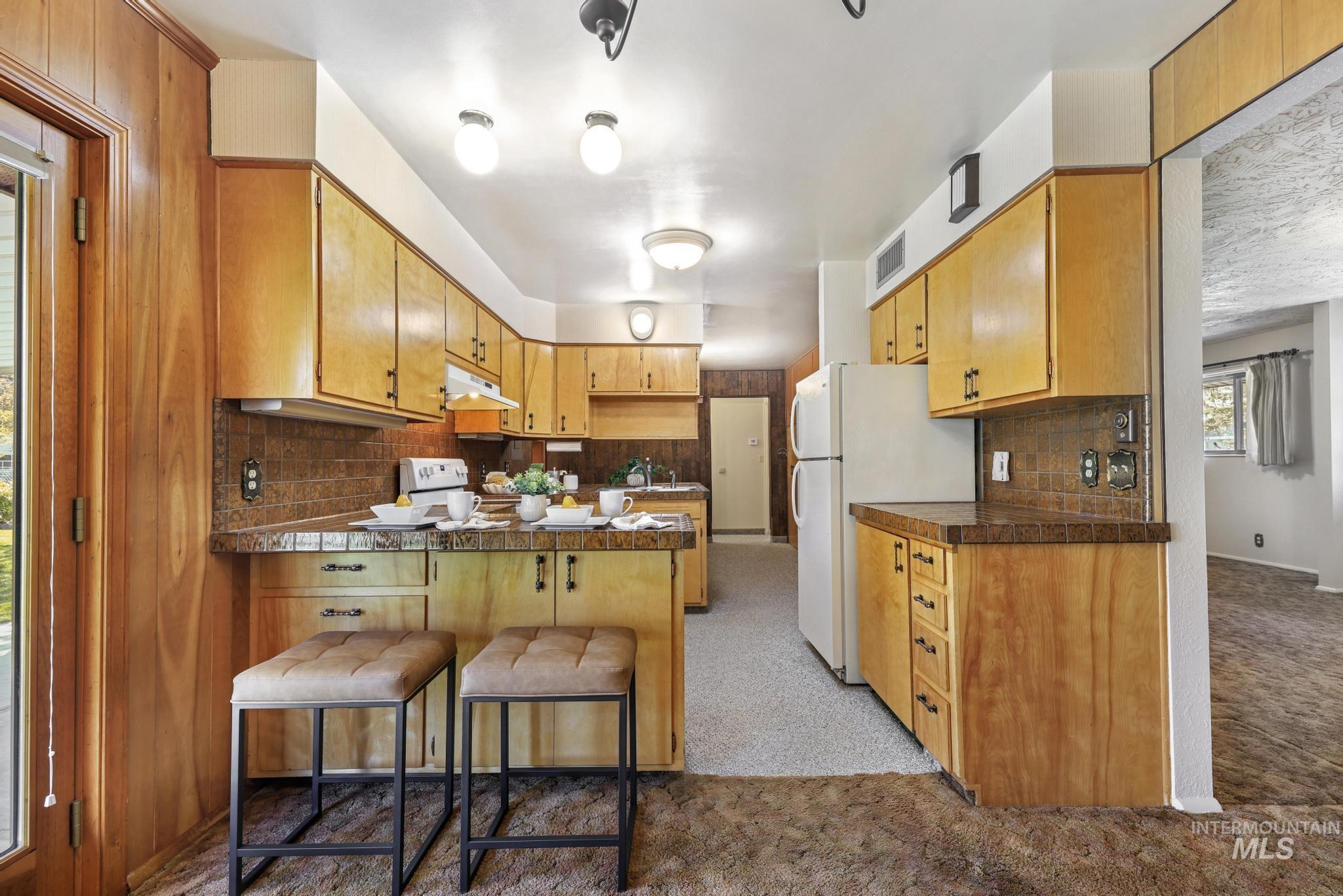 811 E Ave B, Jerome, Idaho 83338-6550, 5 Bedrooms, 2 Bathrooms, Residential For Sale, Price $350,000,MLS 98983692