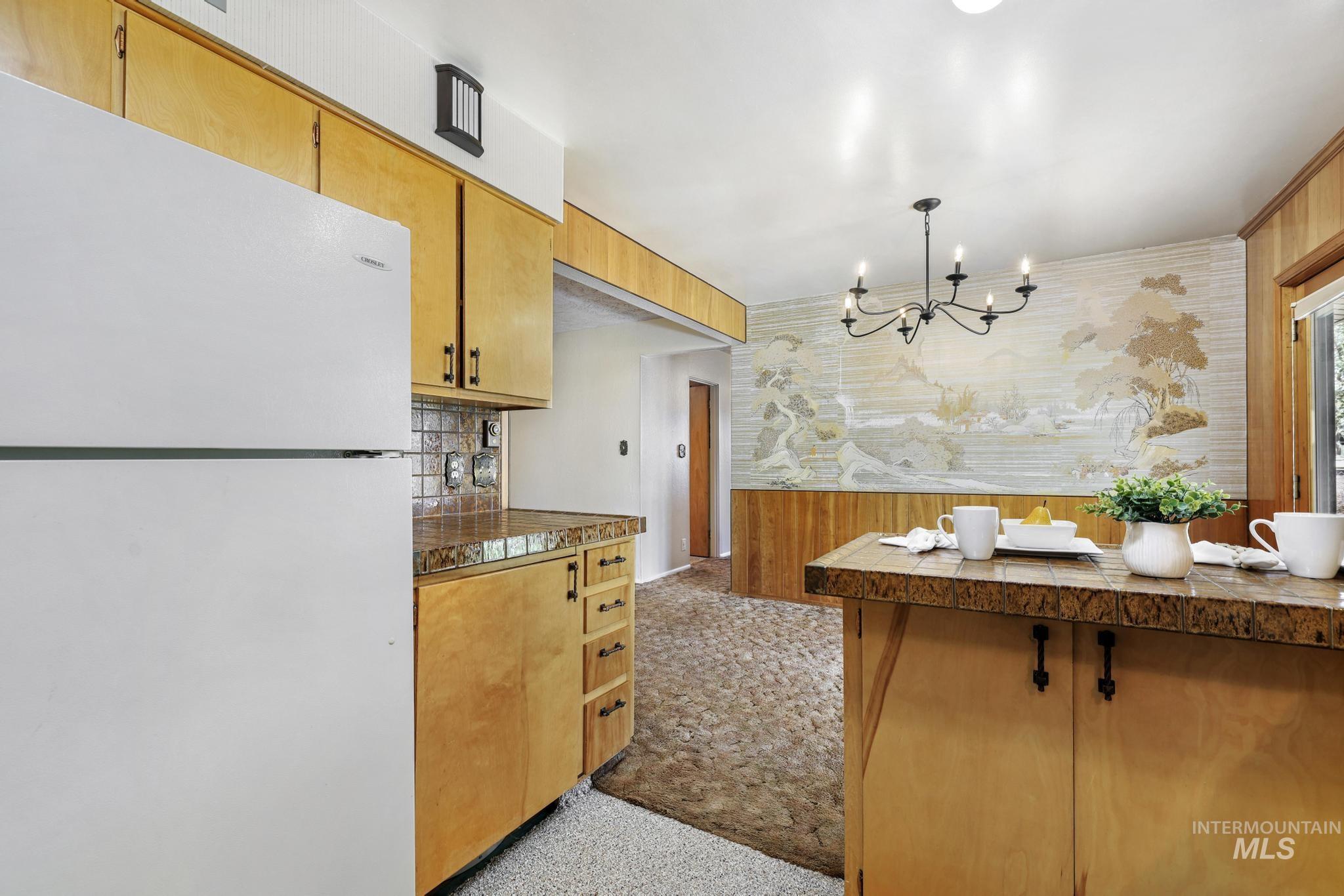 811 E Ave B, Jerome, Idaho 83338-6550, 5 Bedrooms, 2 Bathrooms, Residential For Sale, Price $350,000,MLS 98983692