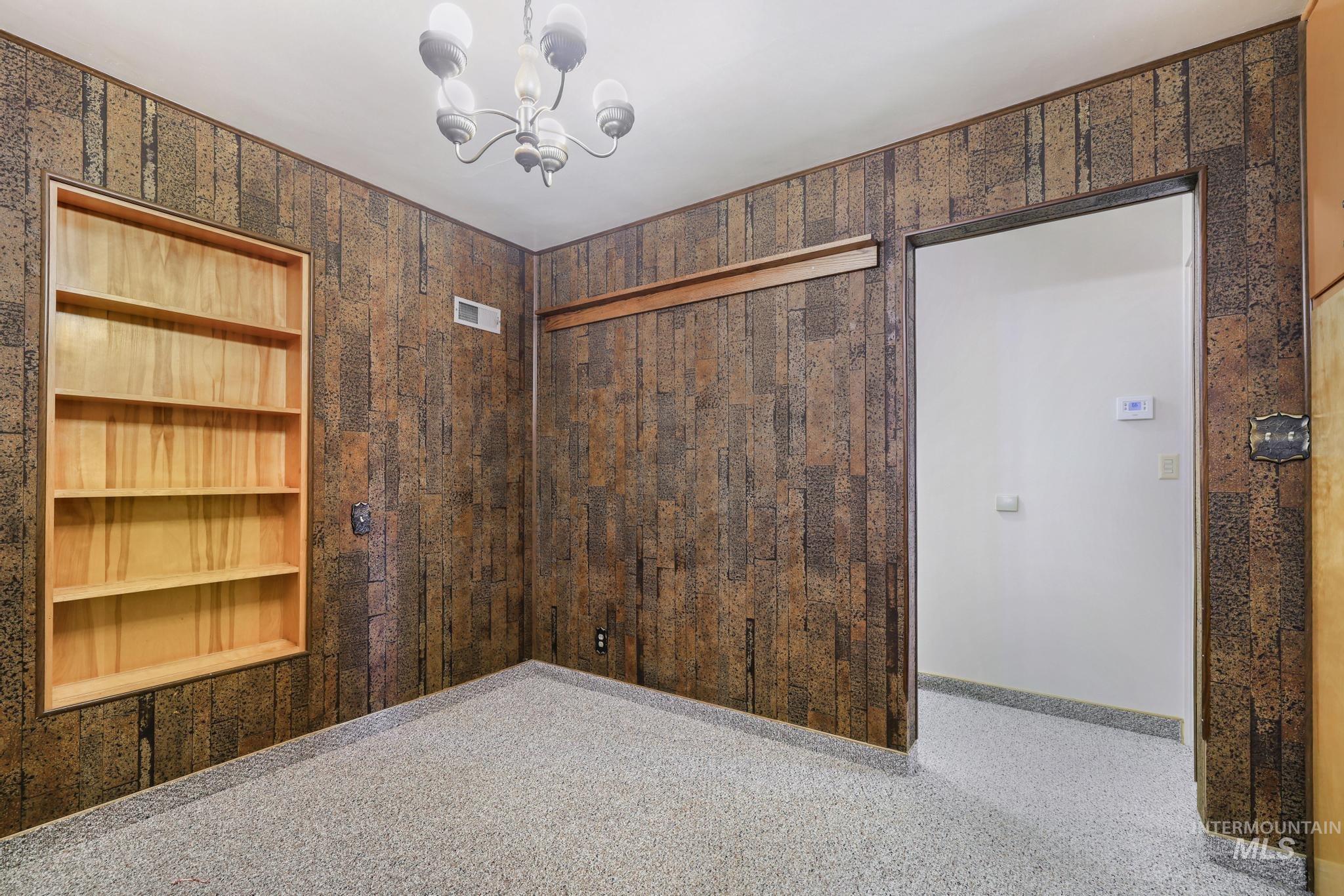 811 E Ave B, Jerome, Idaho 83338-6550, 5 Bedrooms, 2 Bathrooms, Residential For Sale, Price $350,000,MLS 98983692