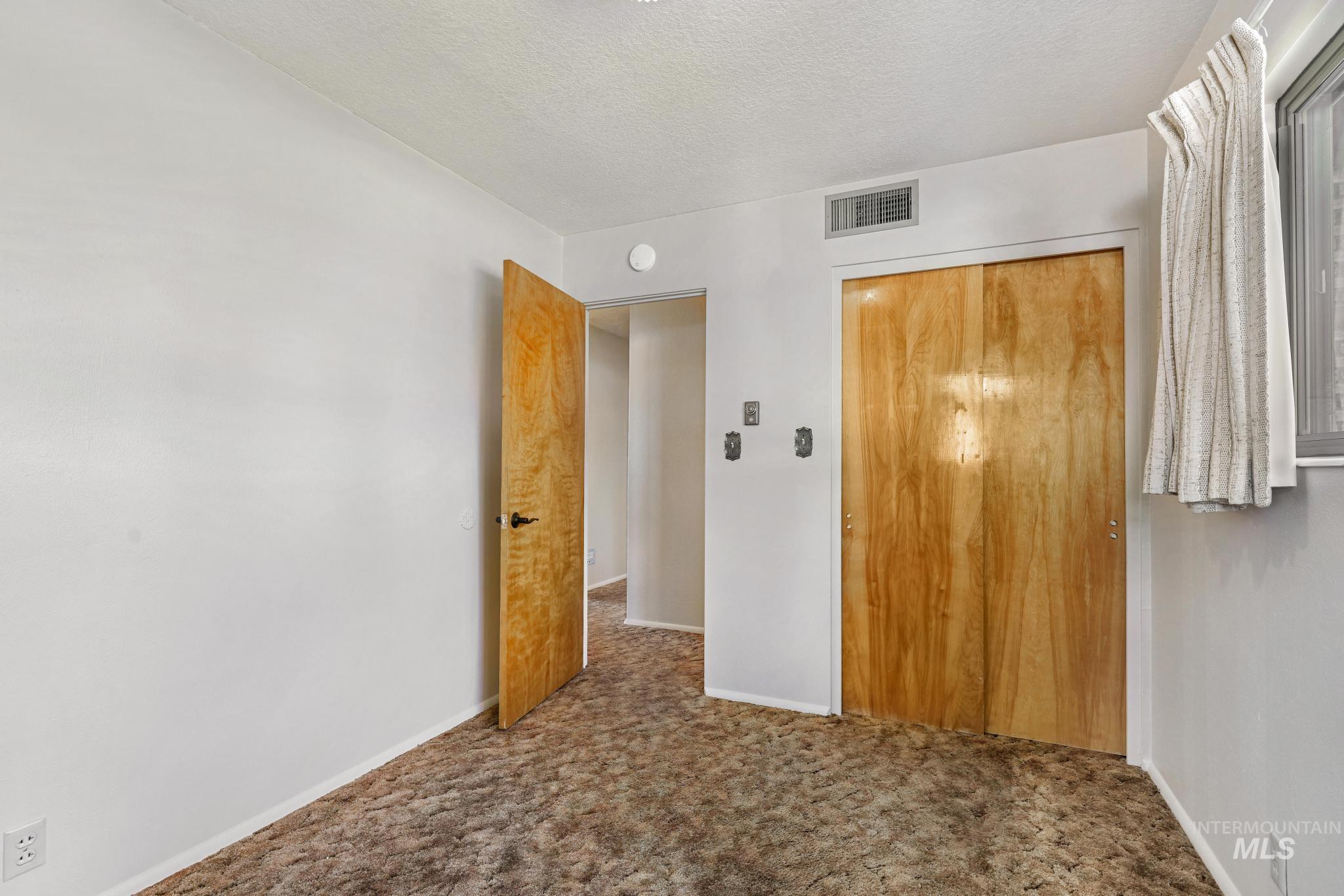 811 E Ave B, Jerome, Idaho 83338-6550, 5 Bedrooms, 2 Bathrooms, Residential For Sale, Price $350,000,MLS 98983692