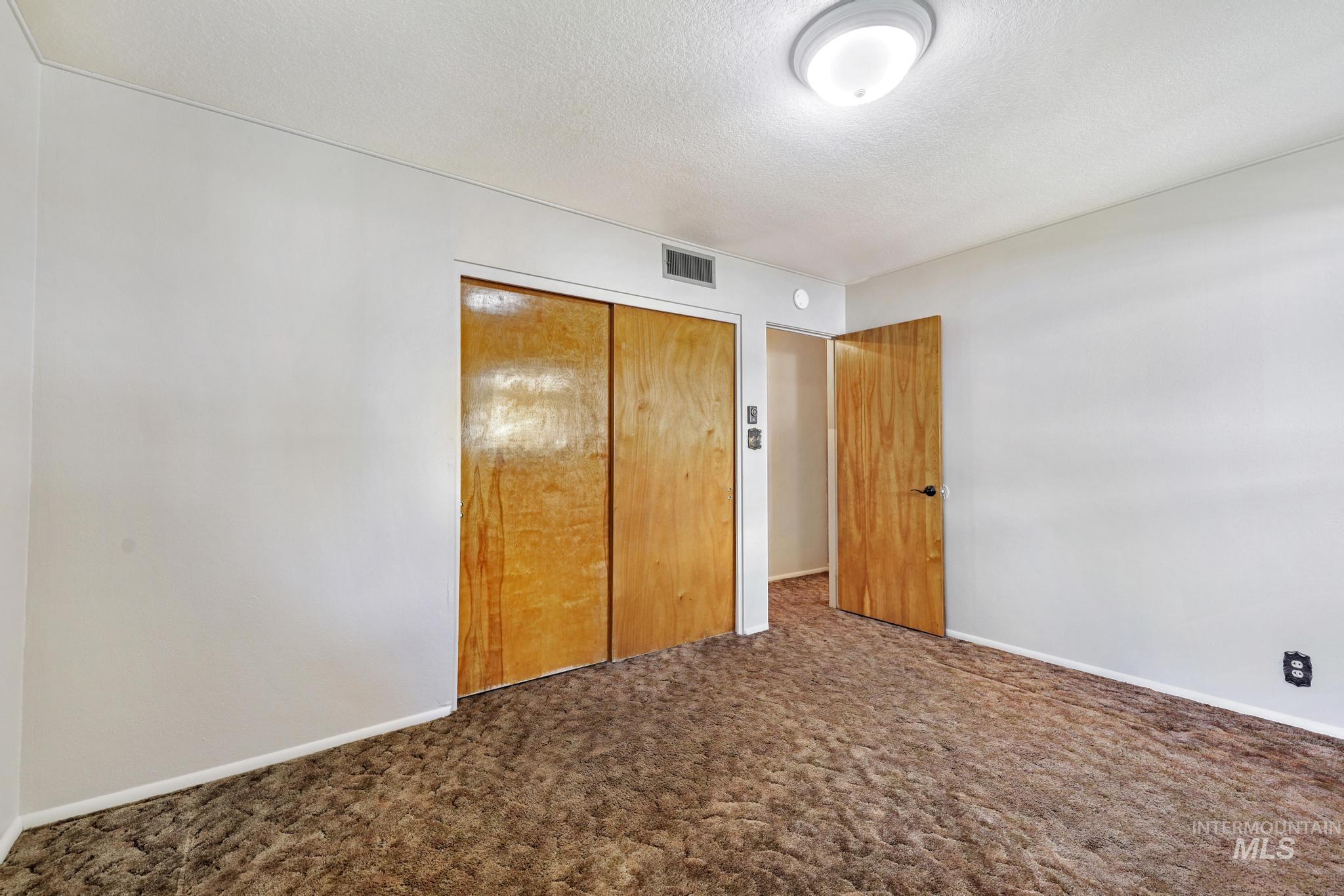 811 E Ave B, Jerome, Idaho 83338-6550, 5 Bedrooms, 2 Bathrooms, Residential For Sale, Price $350,000,MLS 98983692